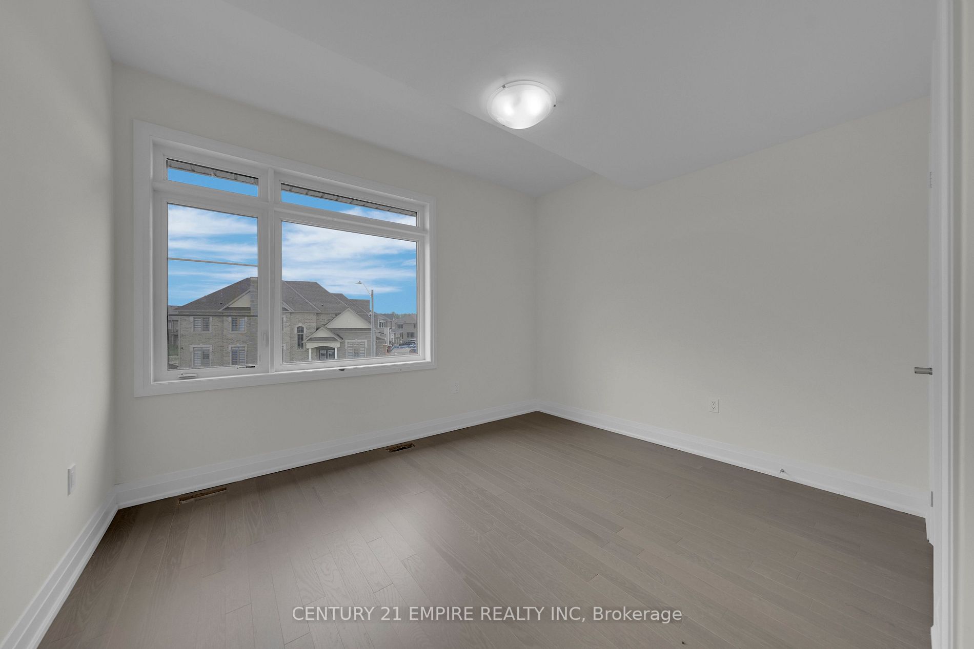 210 Ferragine Cres