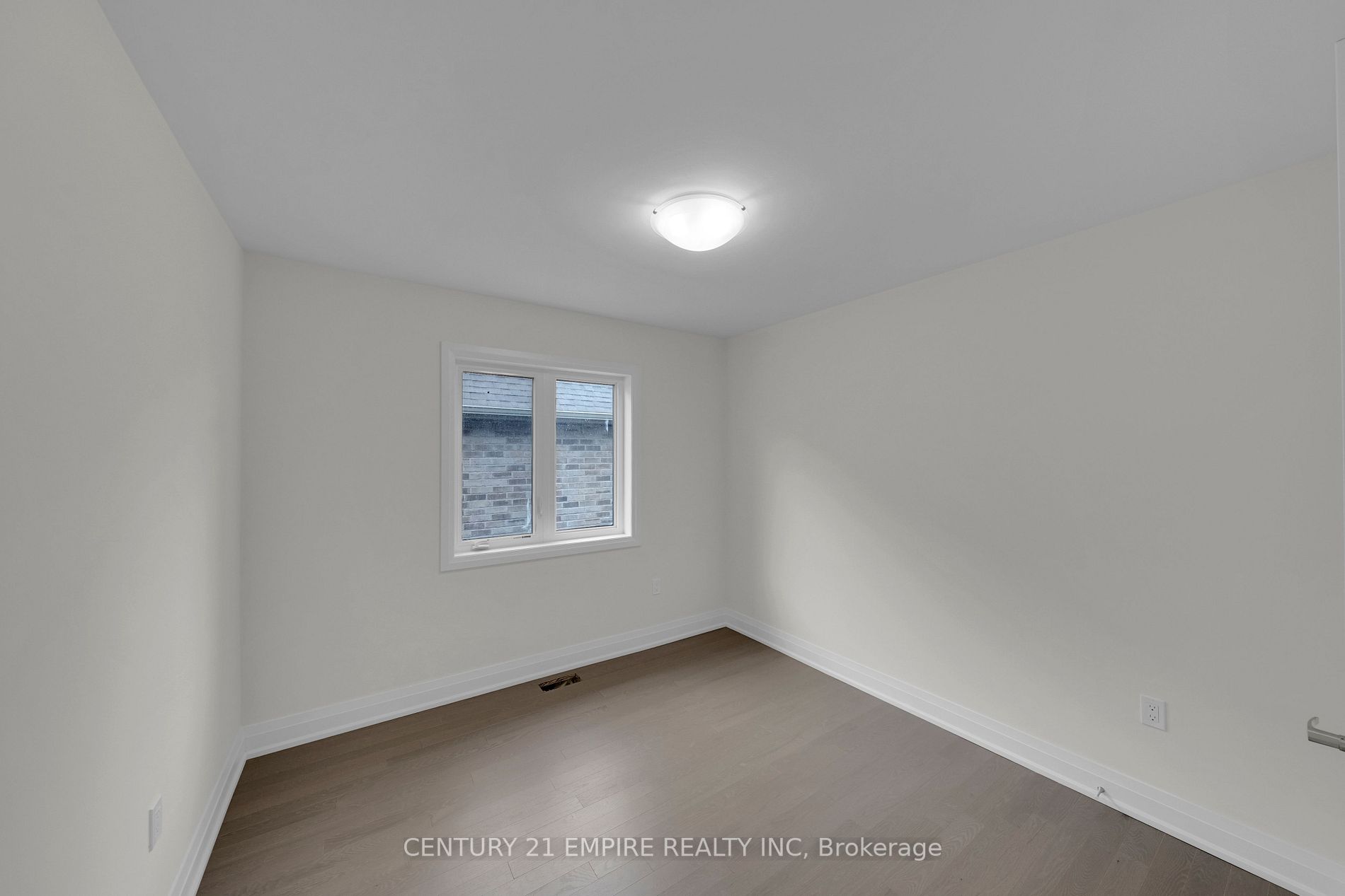 210 Ferragine Cres