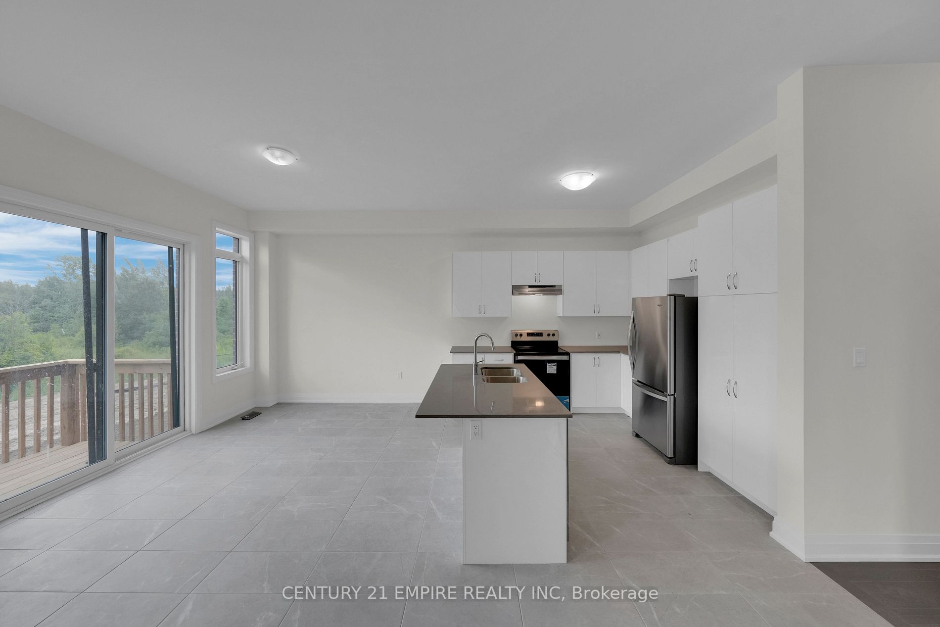 210 Ferragine Cres