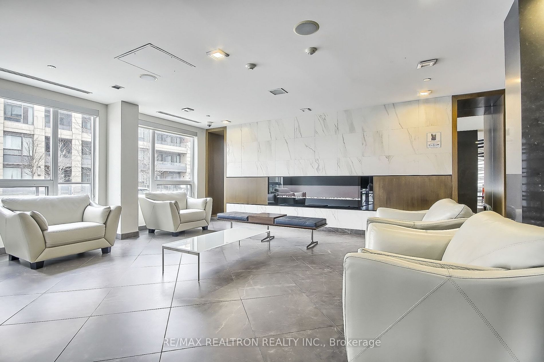 1 Uptown Dr, #803