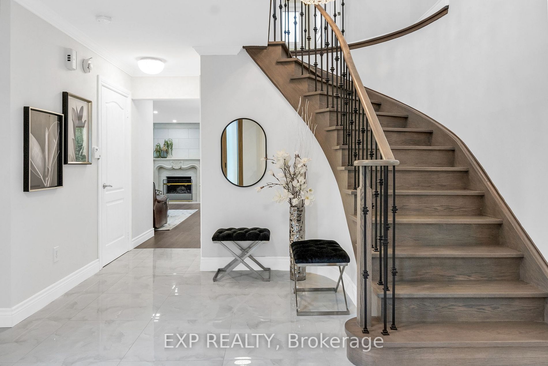 15 Falling Leaf Crt