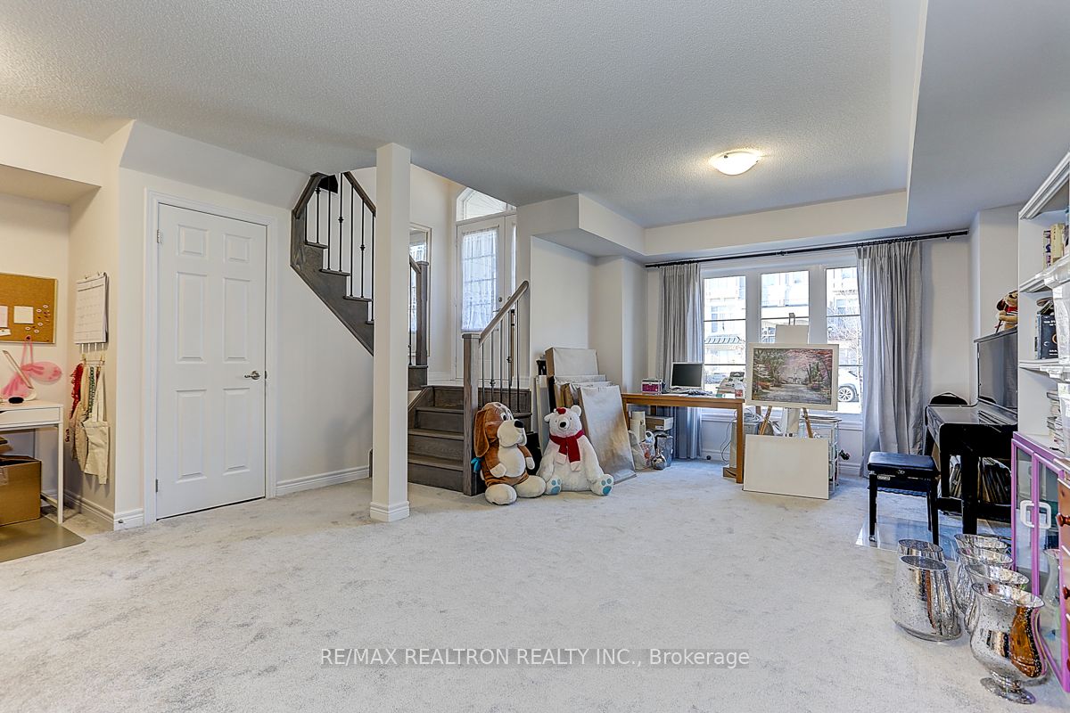 87 GRAND TRUNK Avenue