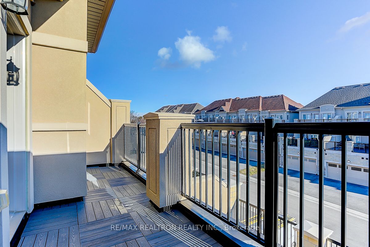 87 GRAND TRUNK Avenue
