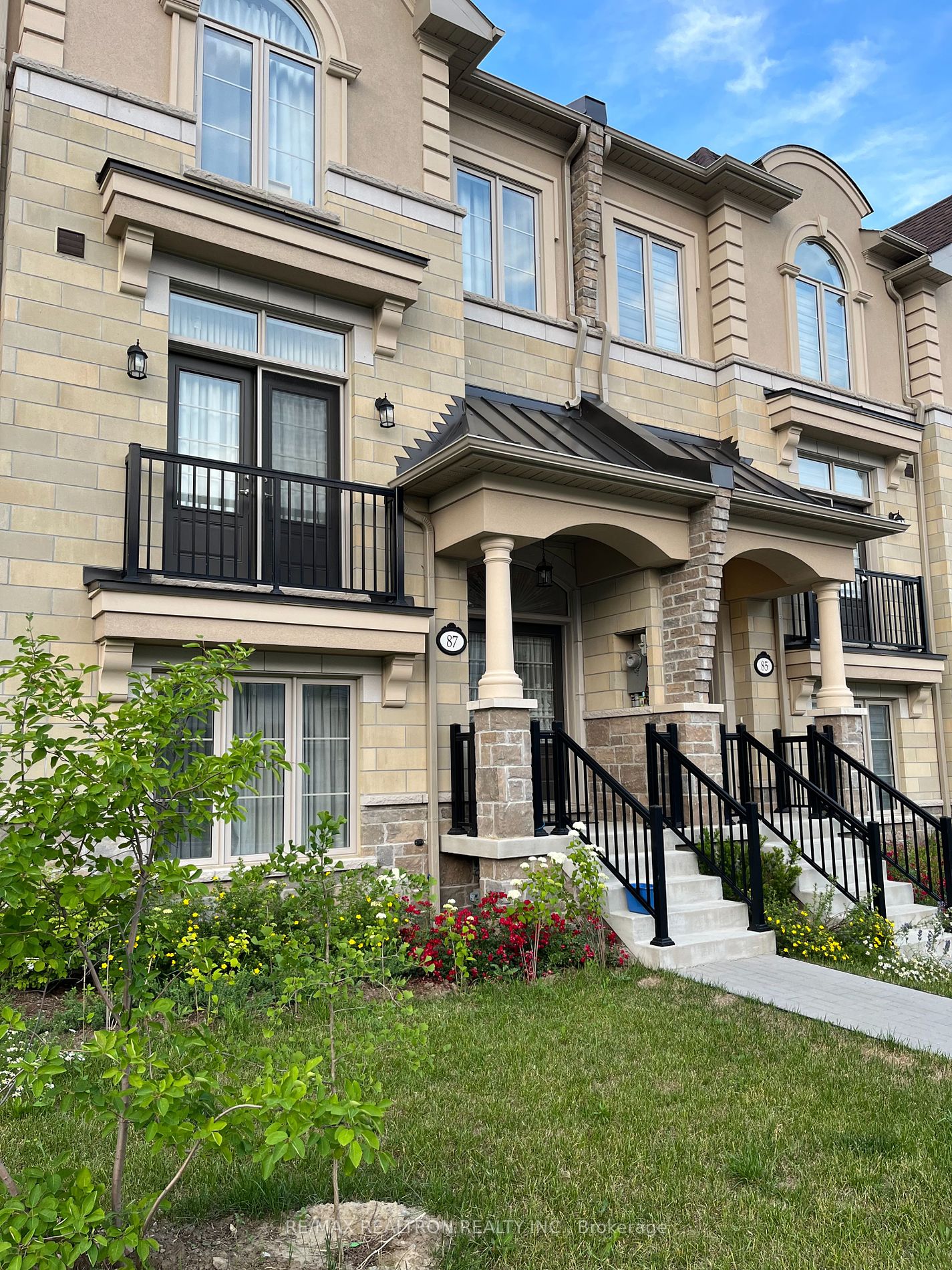 87 GRAND TRUNK Avenue