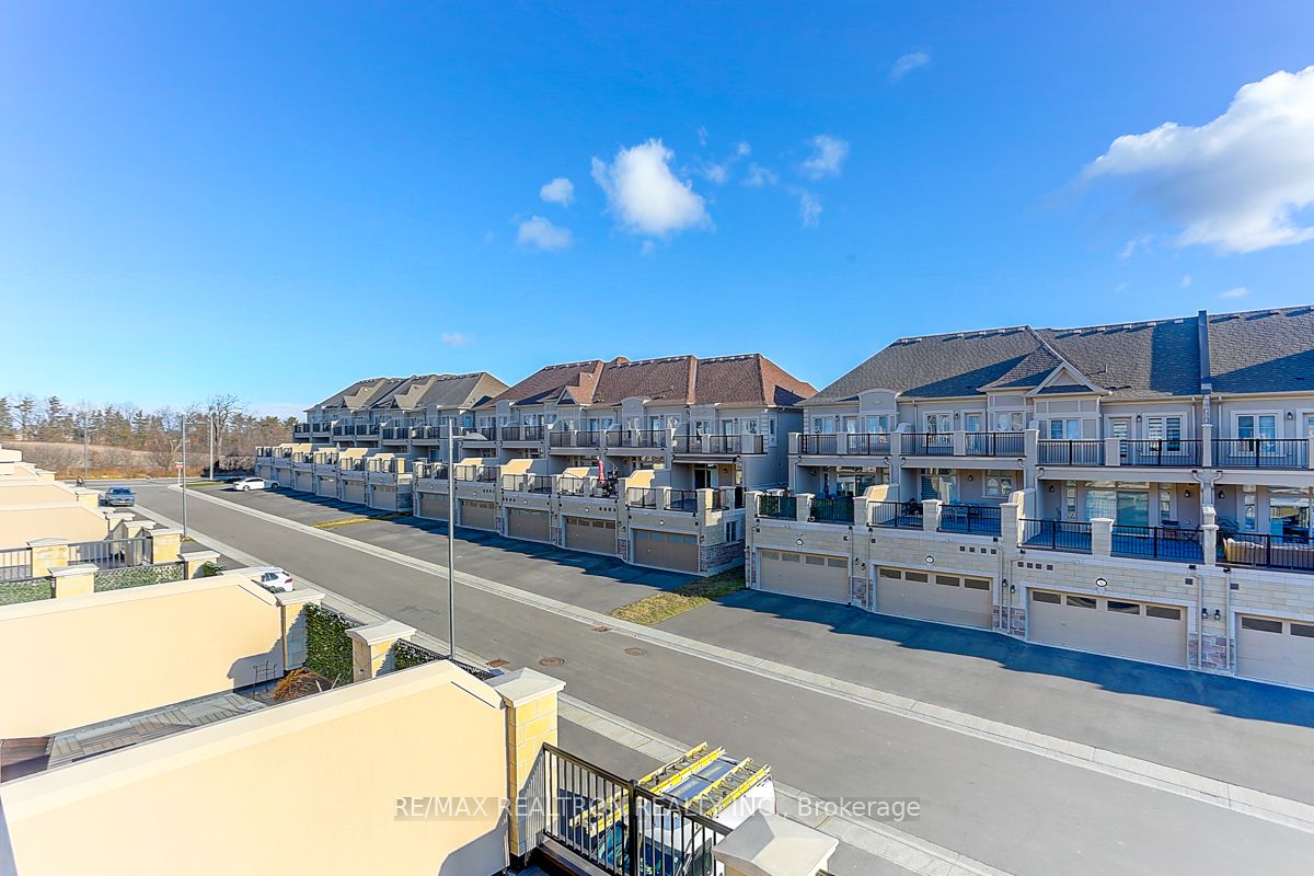 87 GRAND TRUNK Avenue