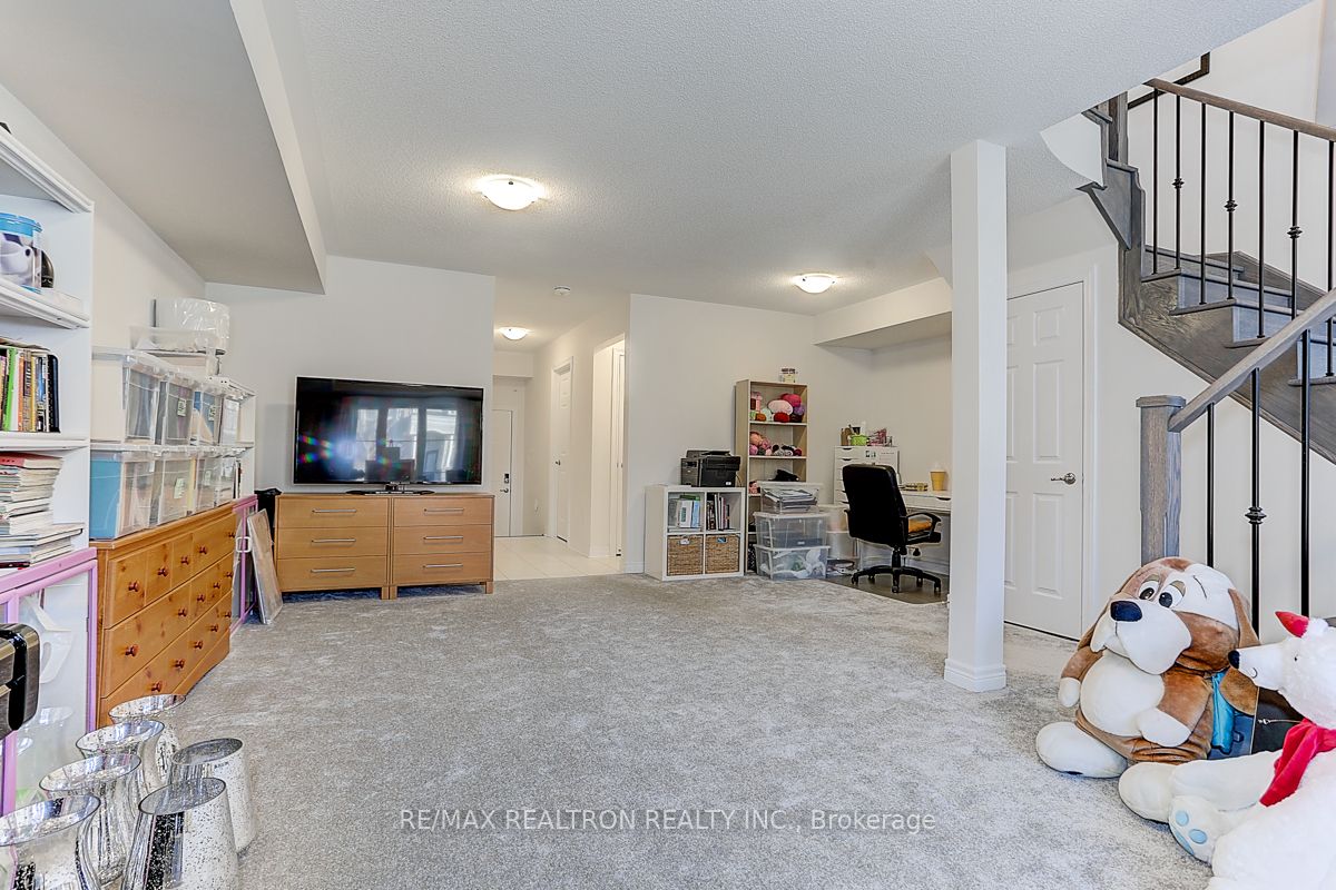 87 GRAND TRUNK Avenue