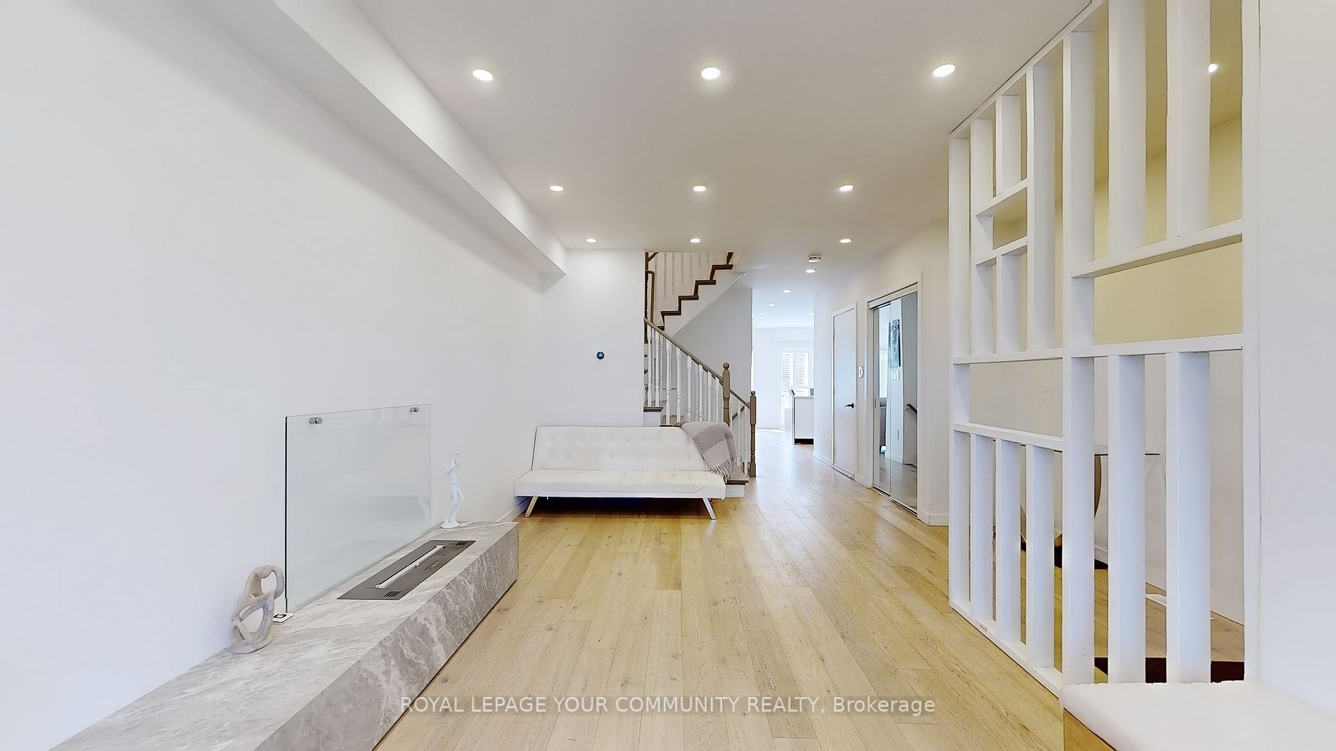 47 Walkview Cres