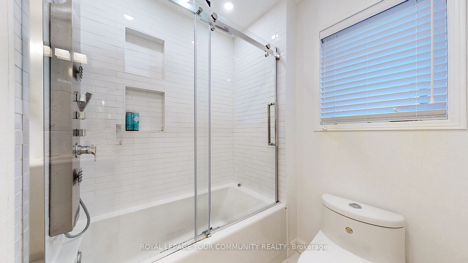 47 Walkview Cres