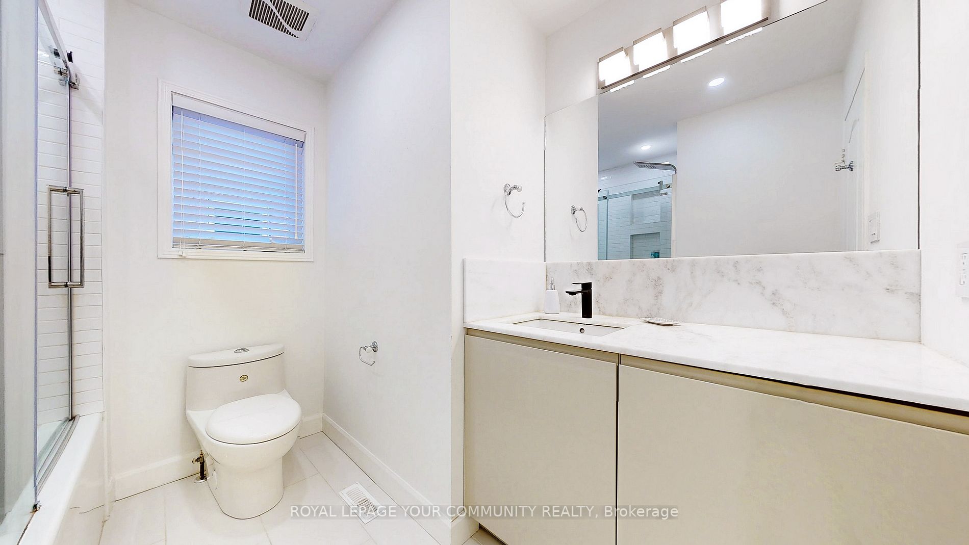 47 Walkview Cres