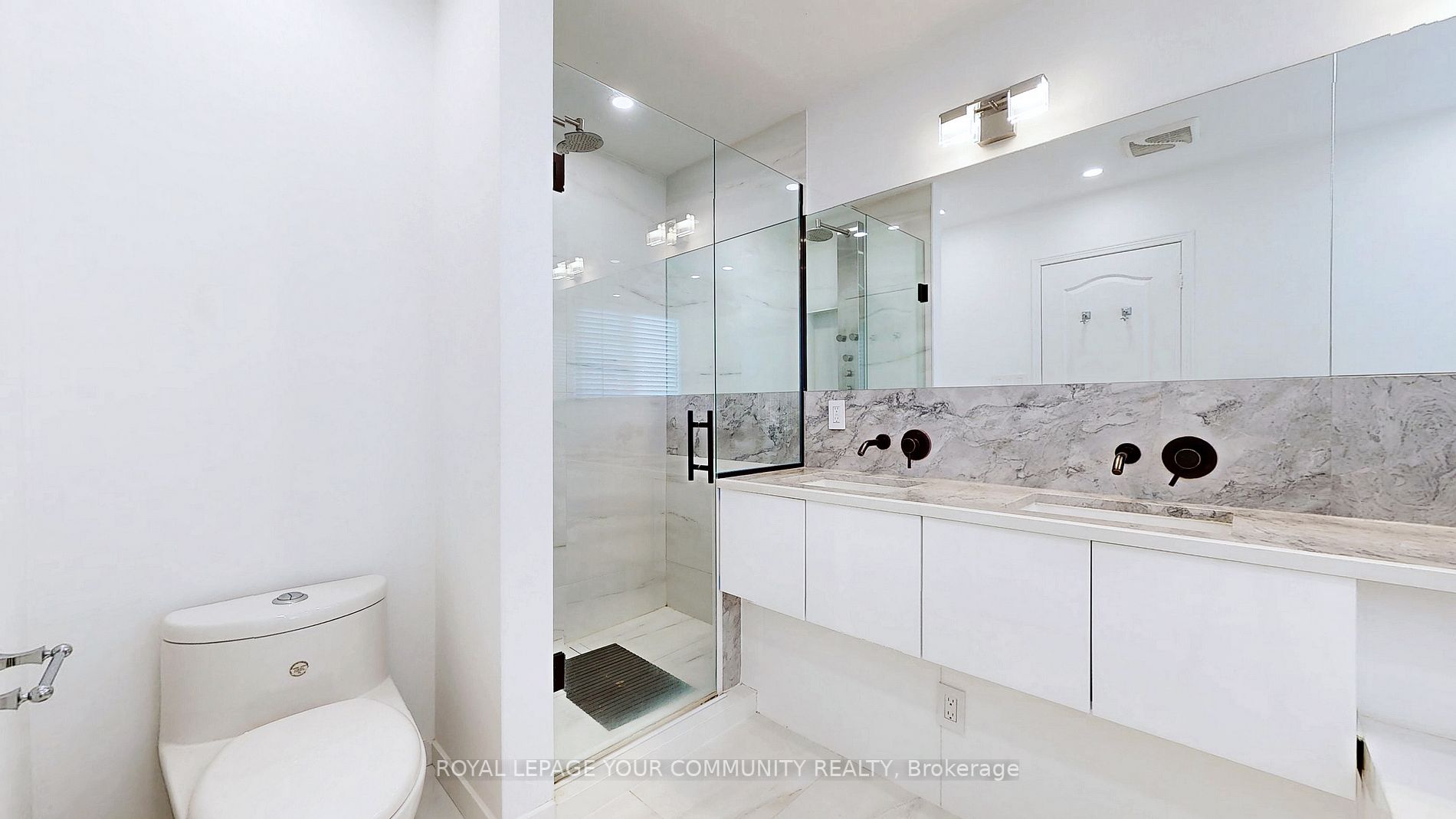 47 Walkview Cres