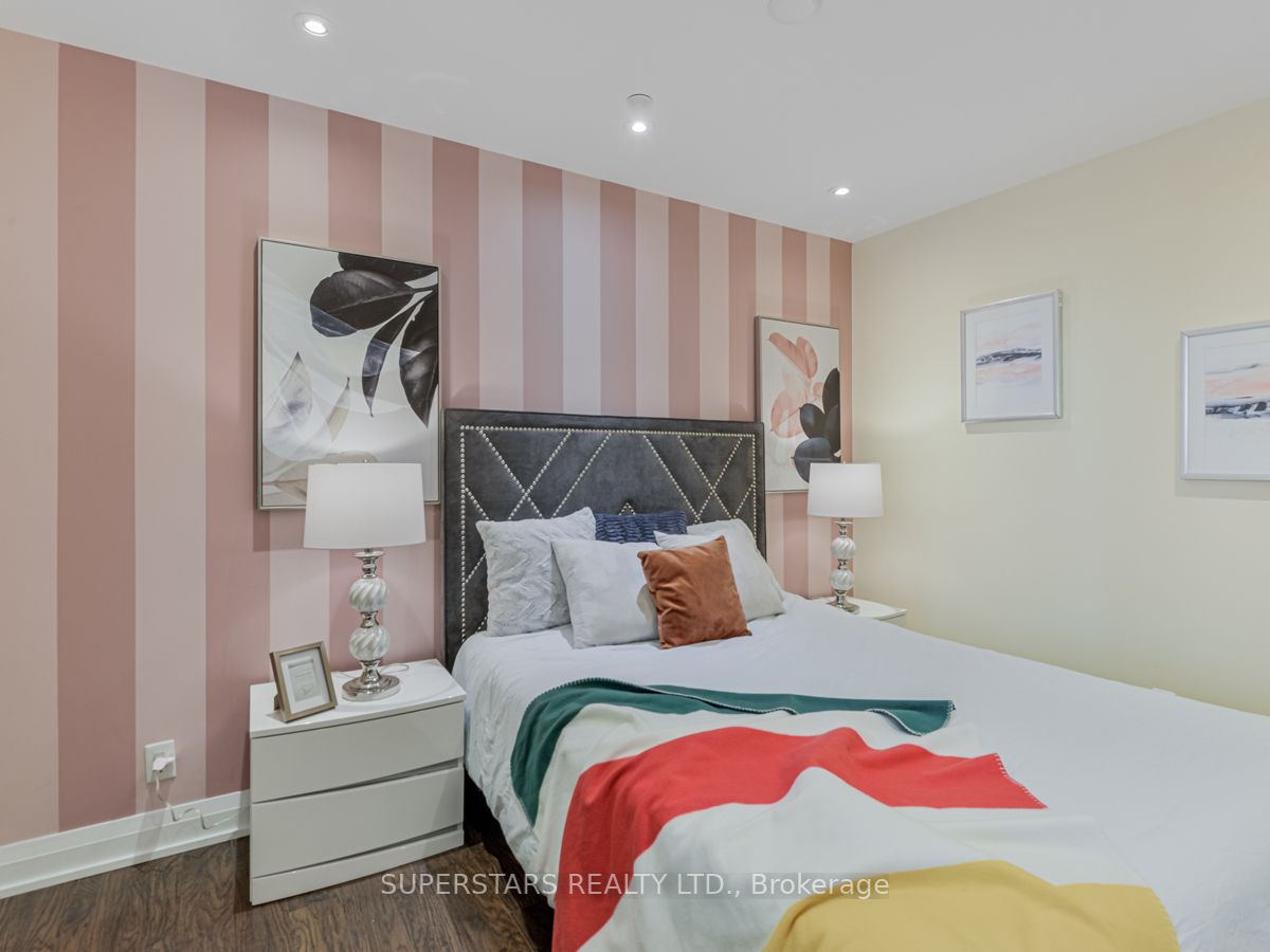 372 Highway 7 Rd E, #Ph16