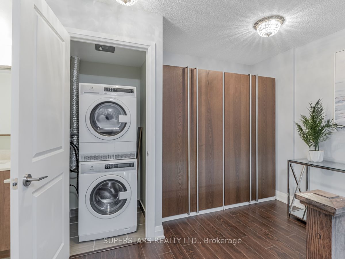 372 Highway 7 Rd E, #Ph16