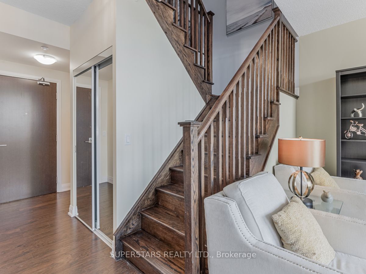 372 Highway 7 Rd E, #Ph16