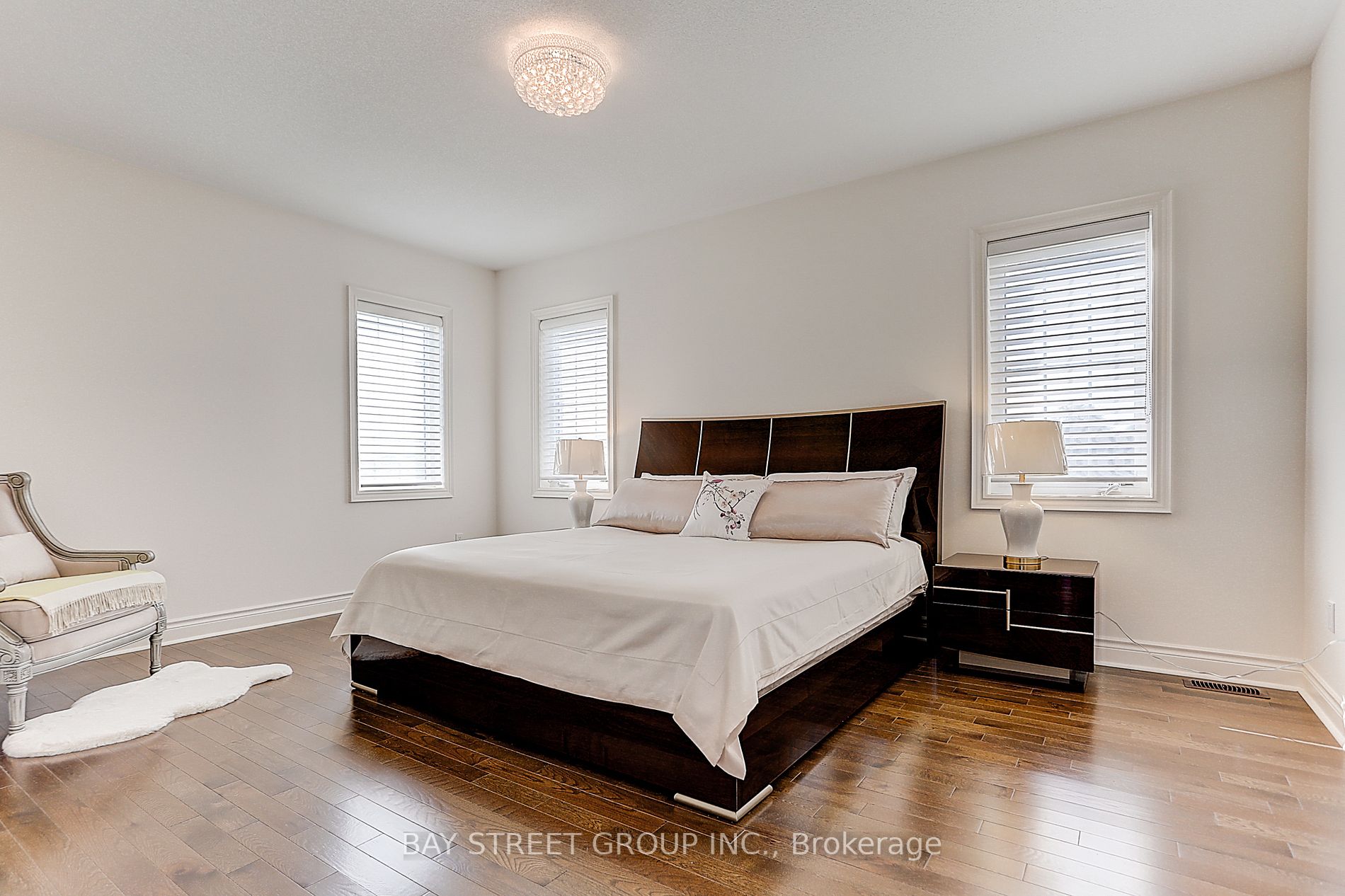 267 Gibson Circ