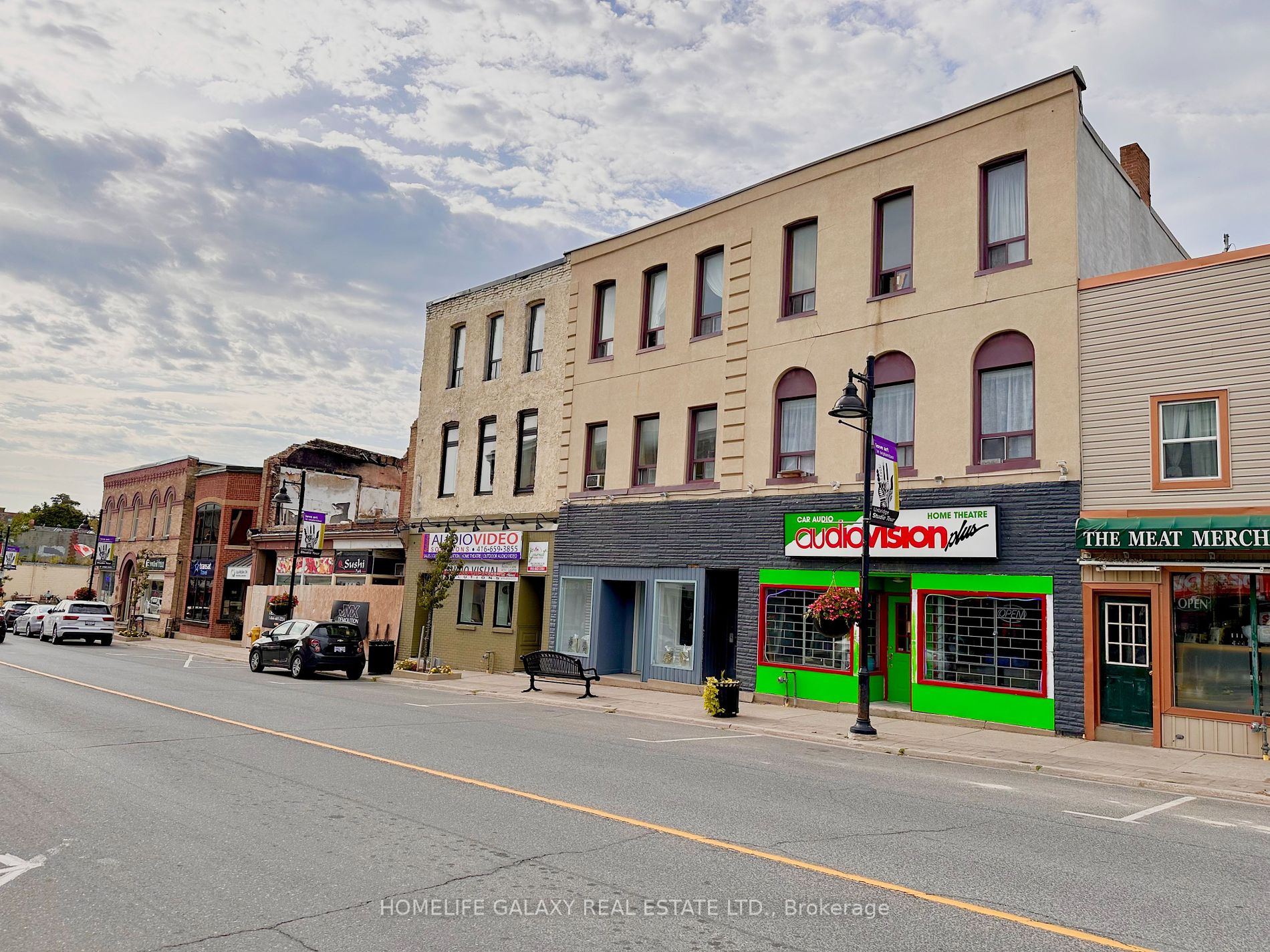 7 Brock St W