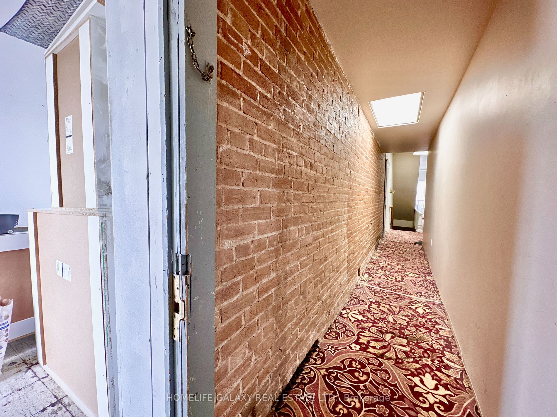 7 Brock St W