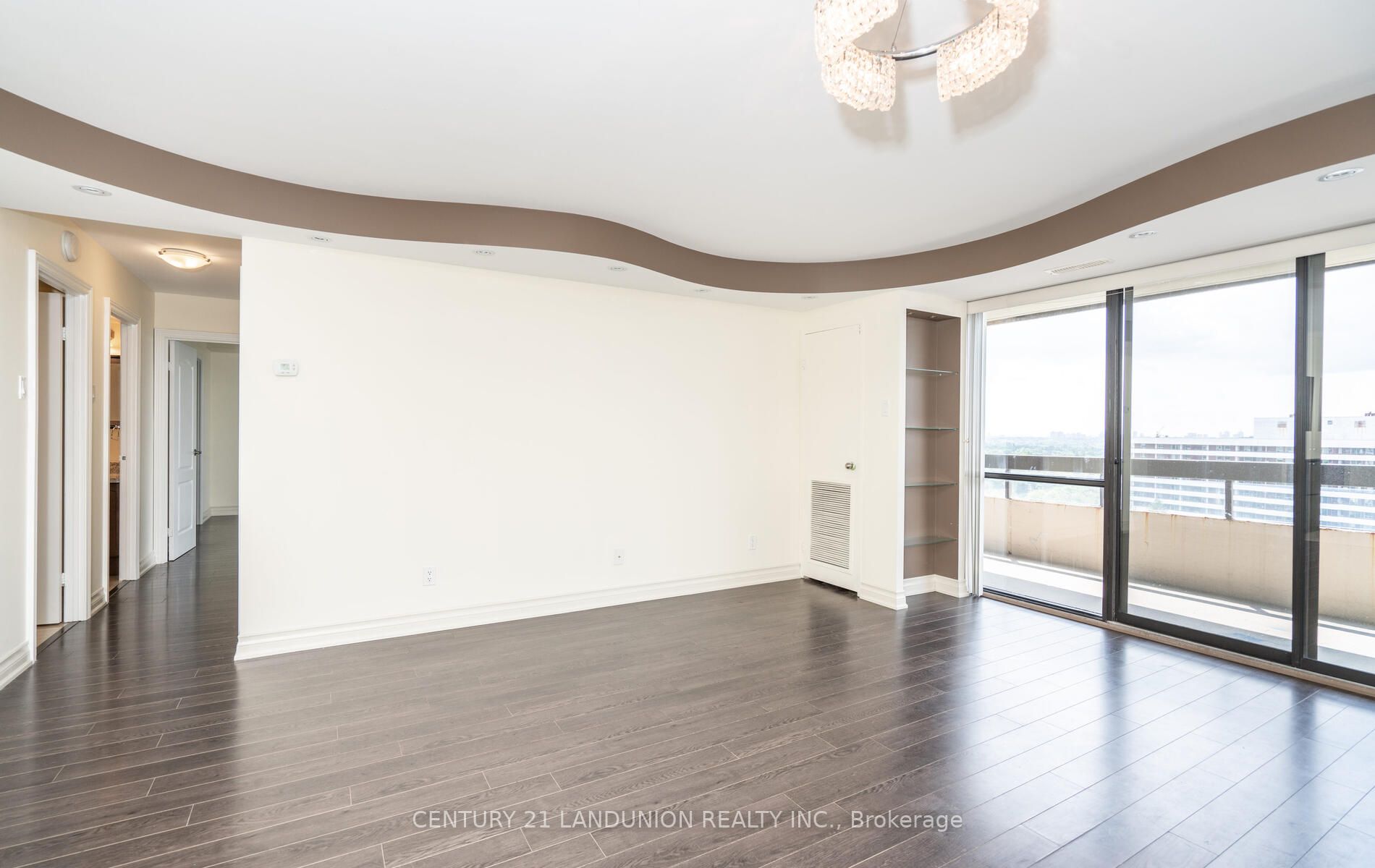 8111 Yonge St, #1501