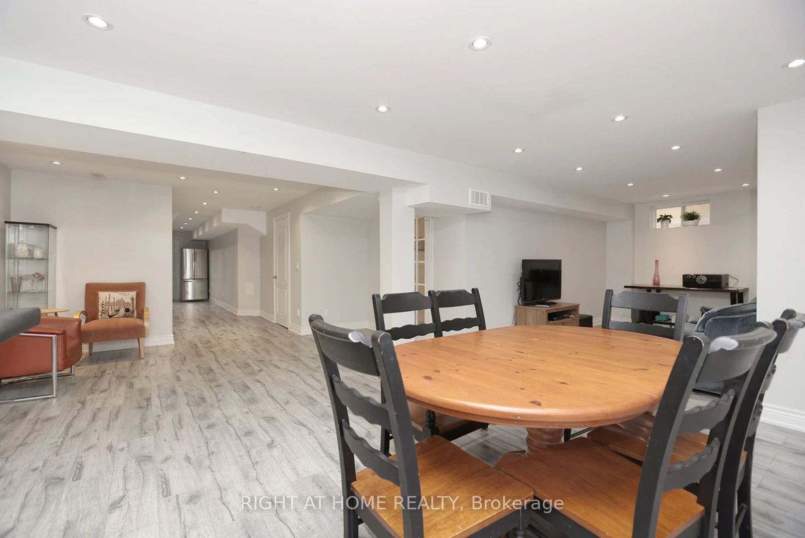 14 Orville Hand Court