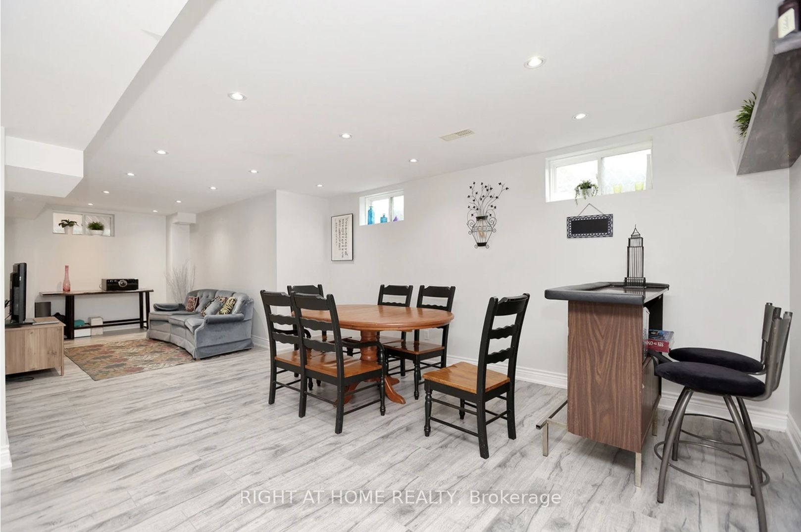 14 Orville Hand Court
