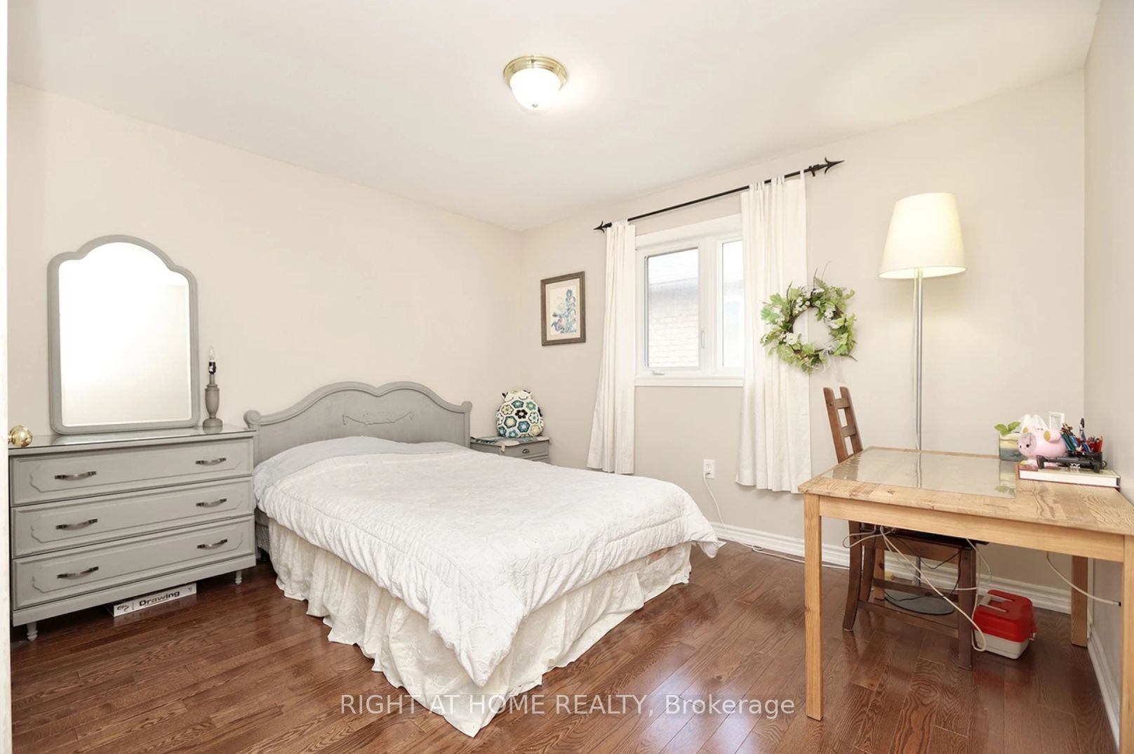 14 Orville Hand Court