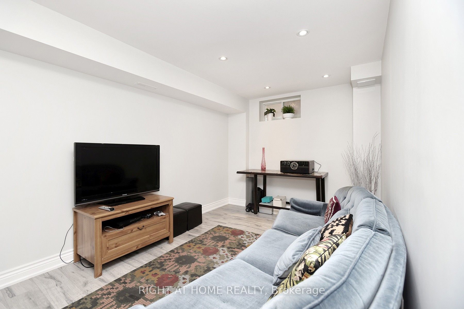 14 Orville Hand Court