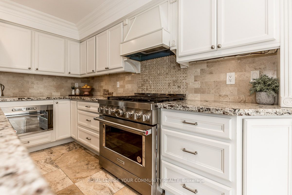958 Creebridge Cres