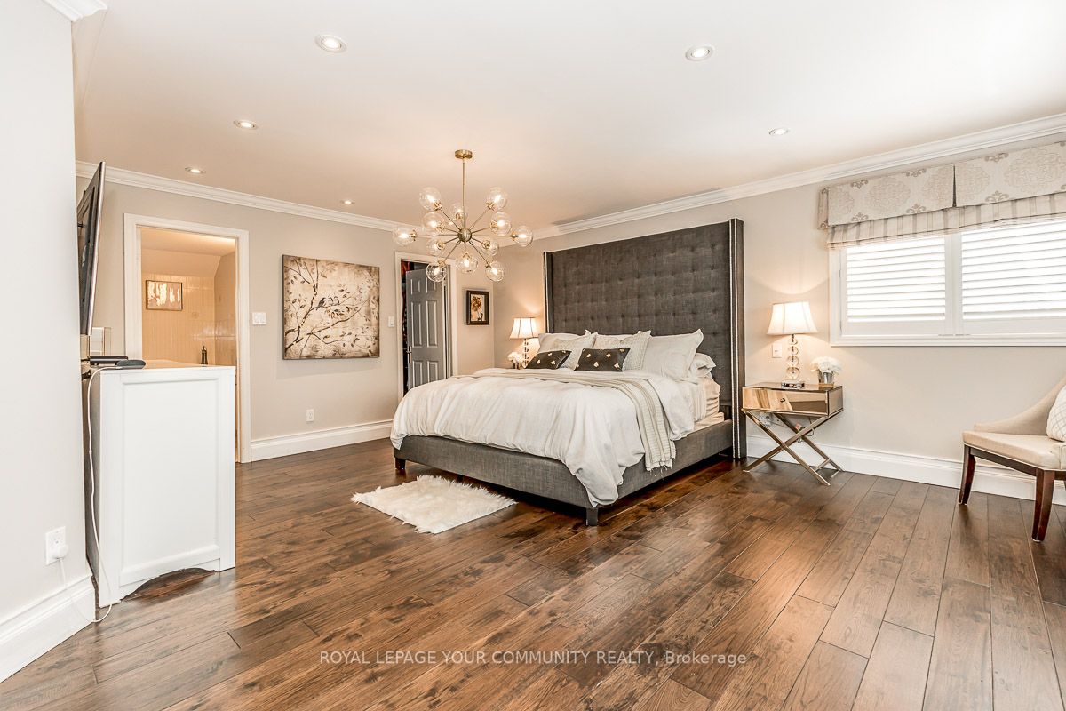 958 Creebridge Cres