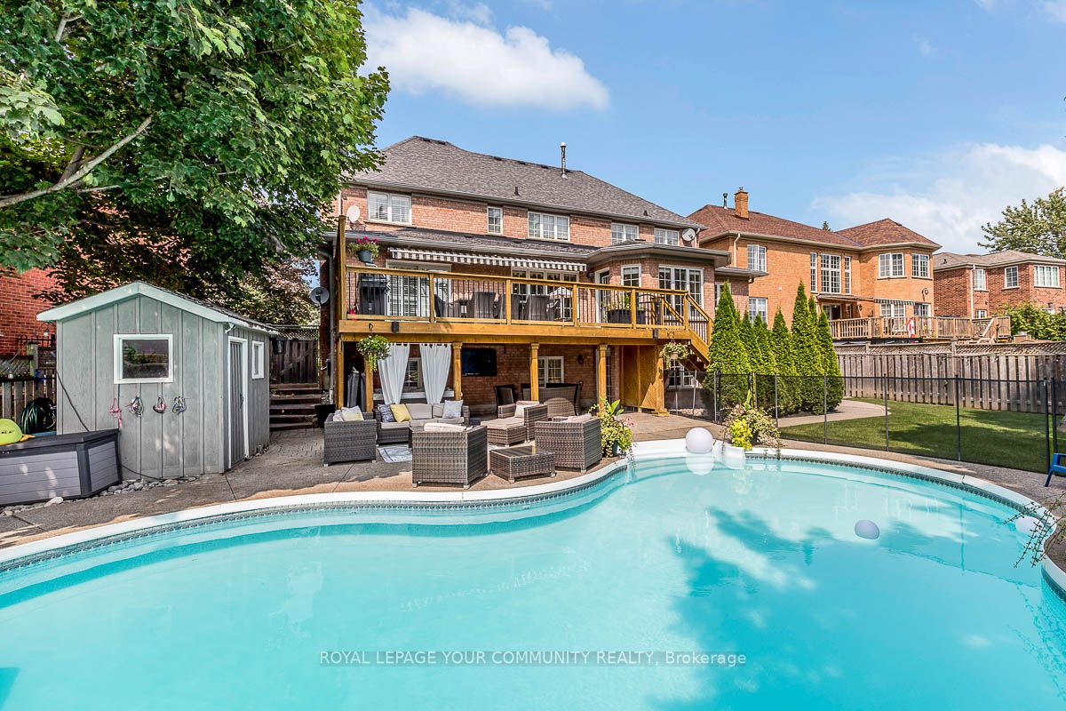 958 Creebridge Cres