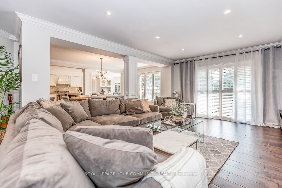 958 Creebridge Cres
