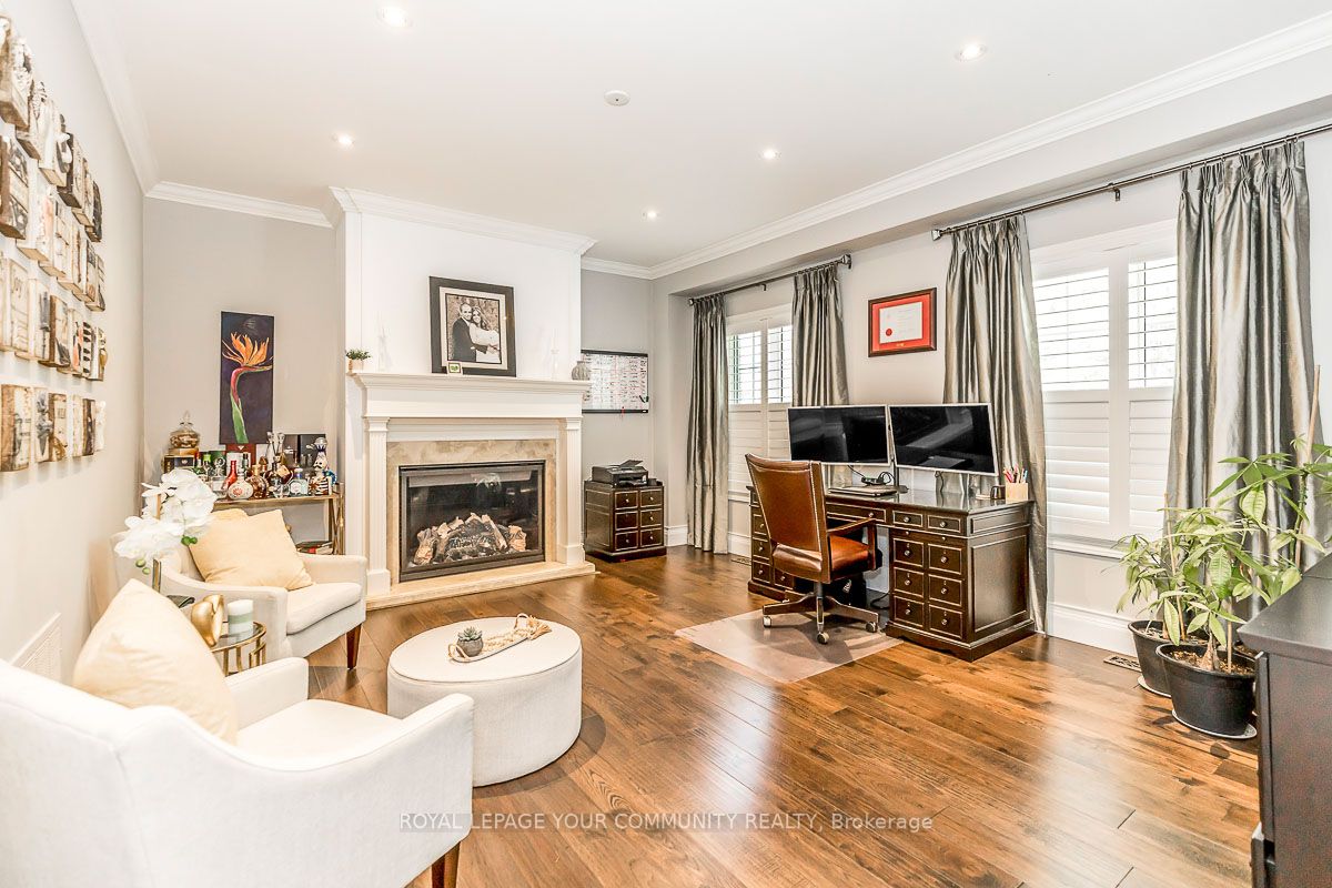 958 Creebridge Cres