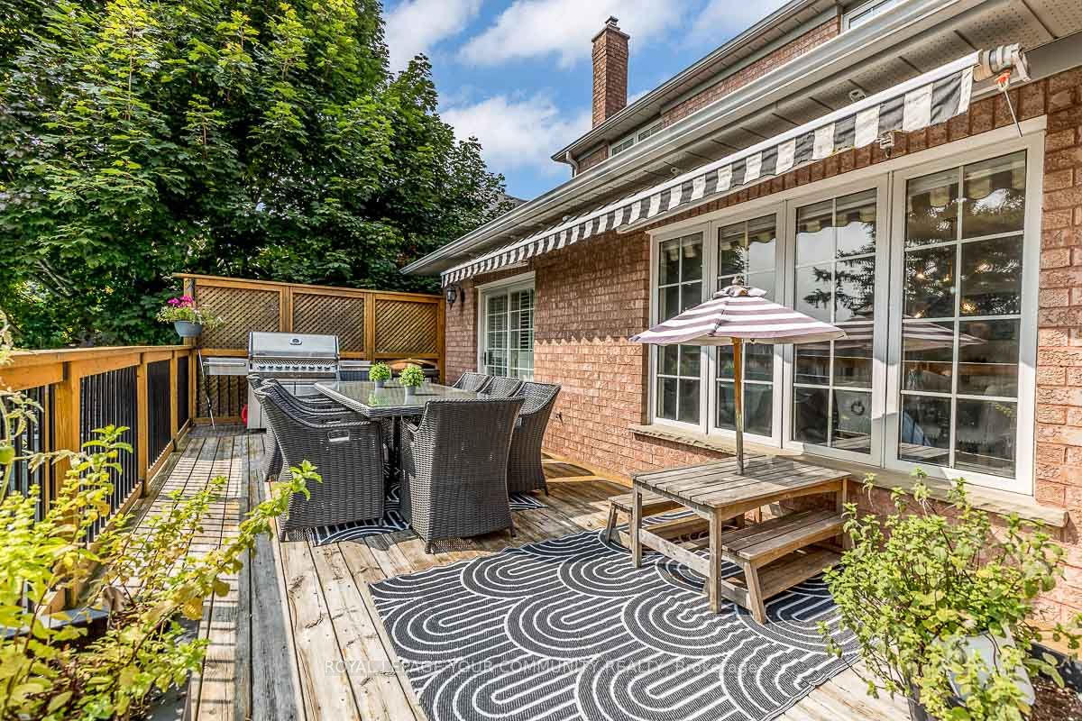 958 Creebridge Cres