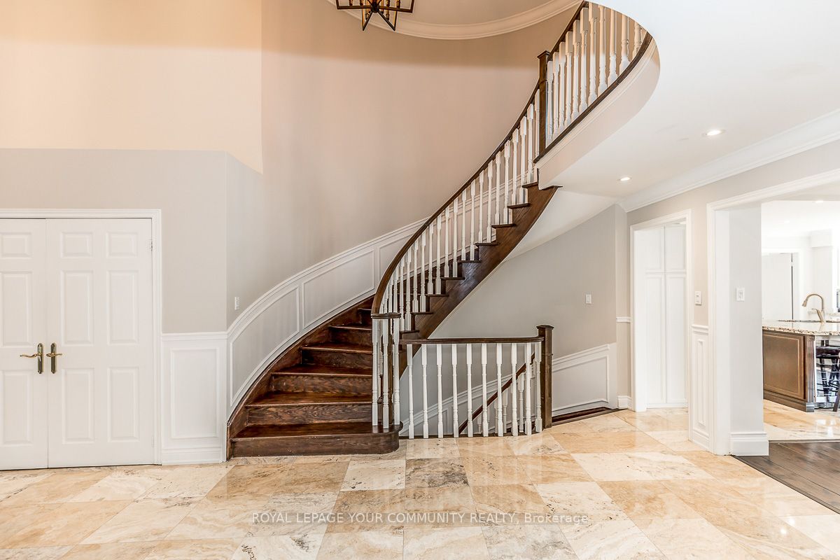 958 Creebridge Cres