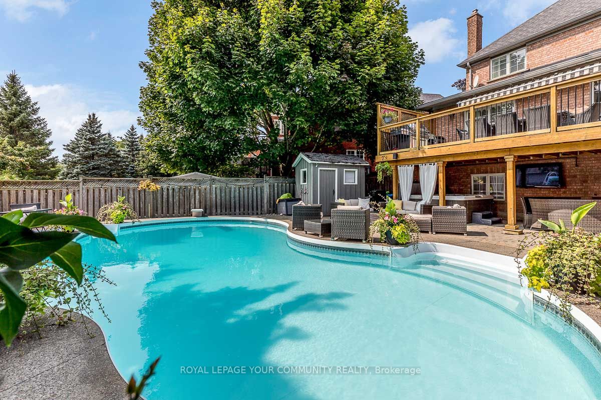 958 Creebridge Cres