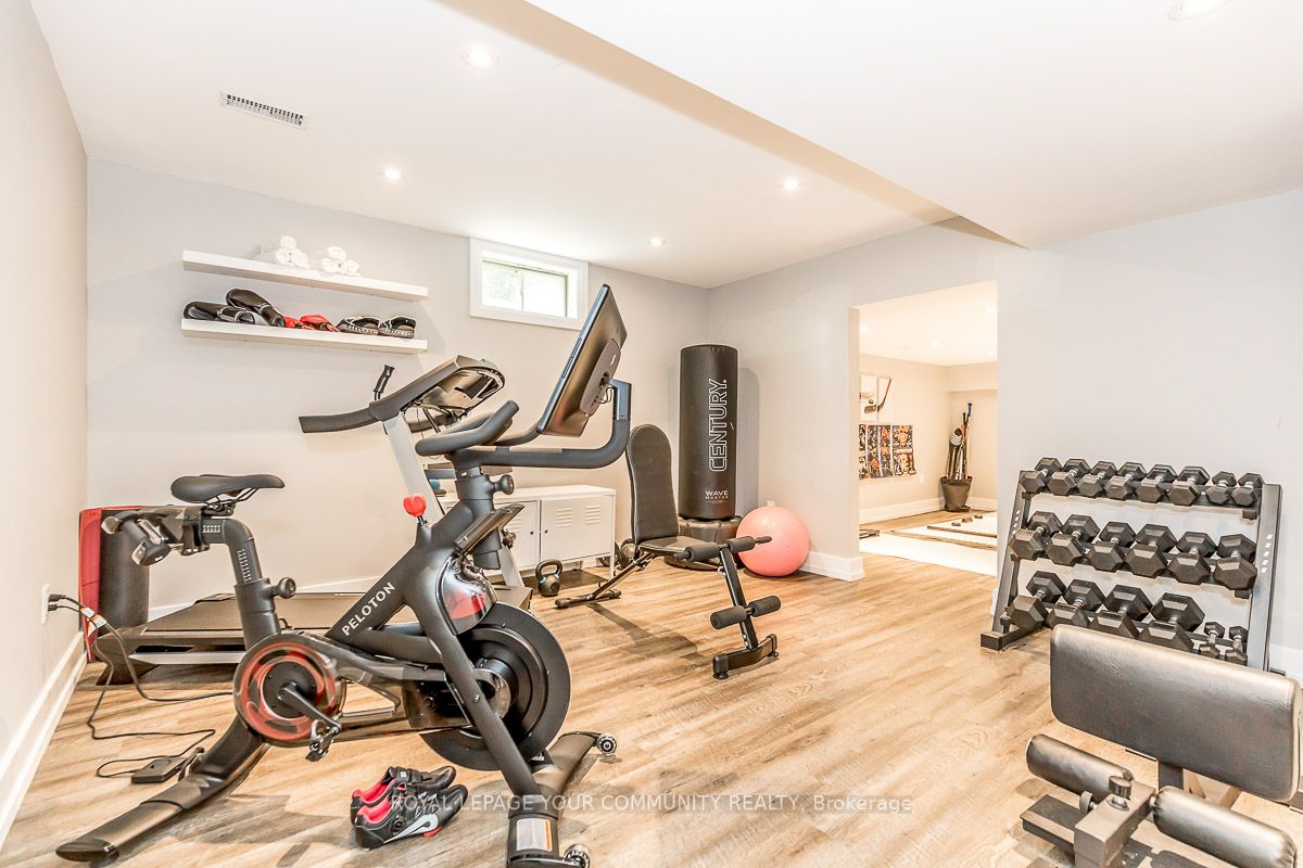958 Creebridge Cres