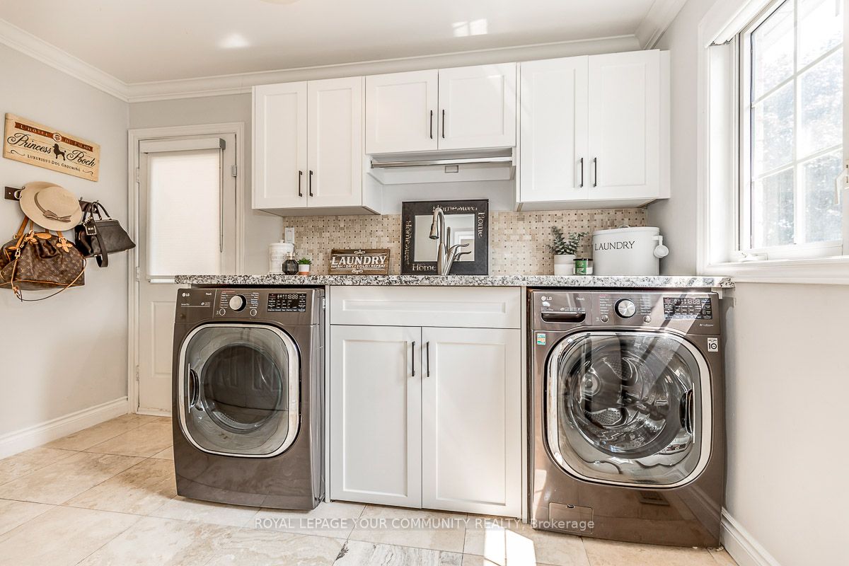 958 Creebridge Cres