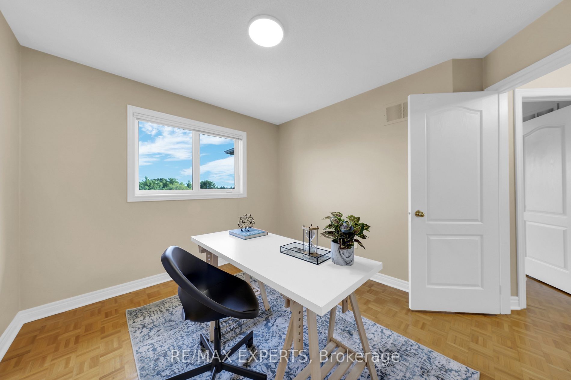 266 Royalpark Way