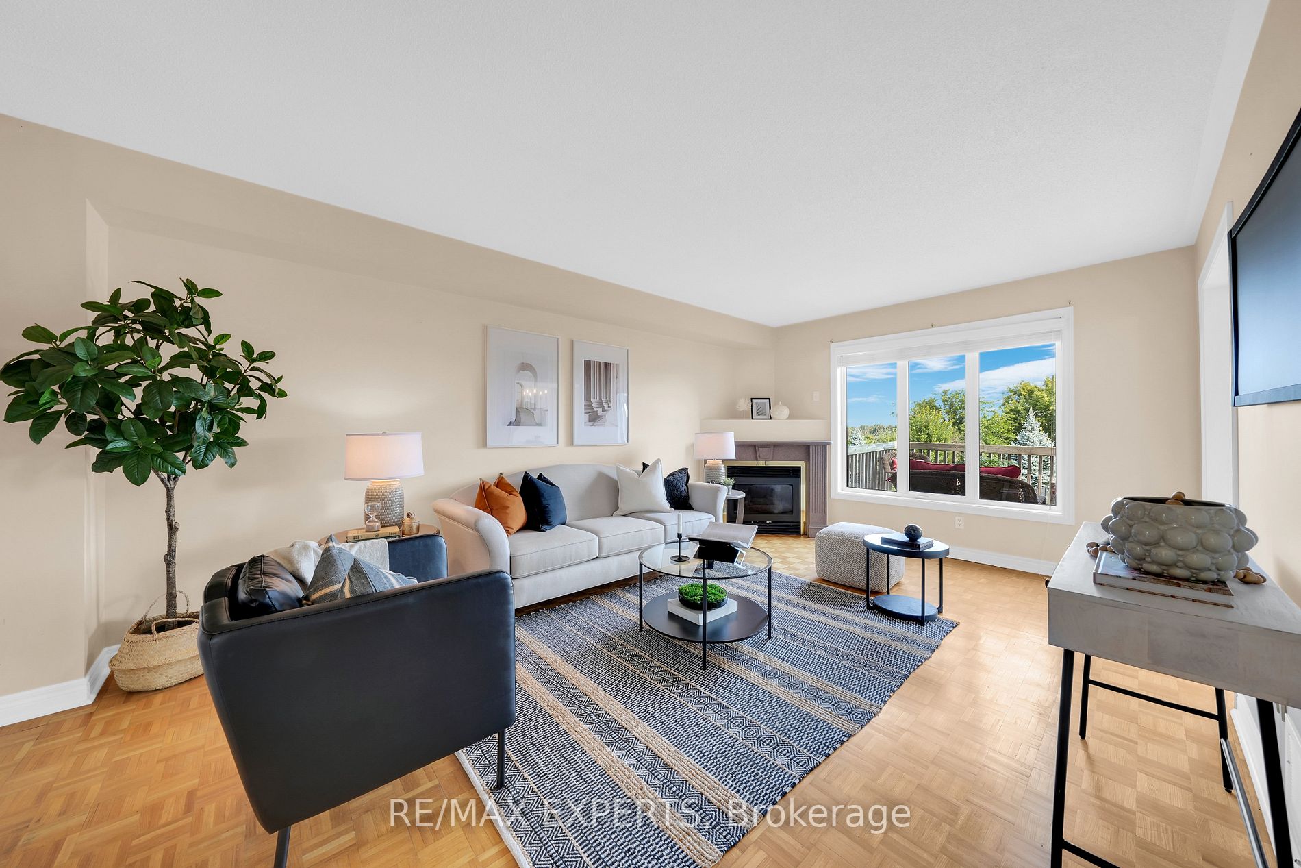 266 Royalpark Way