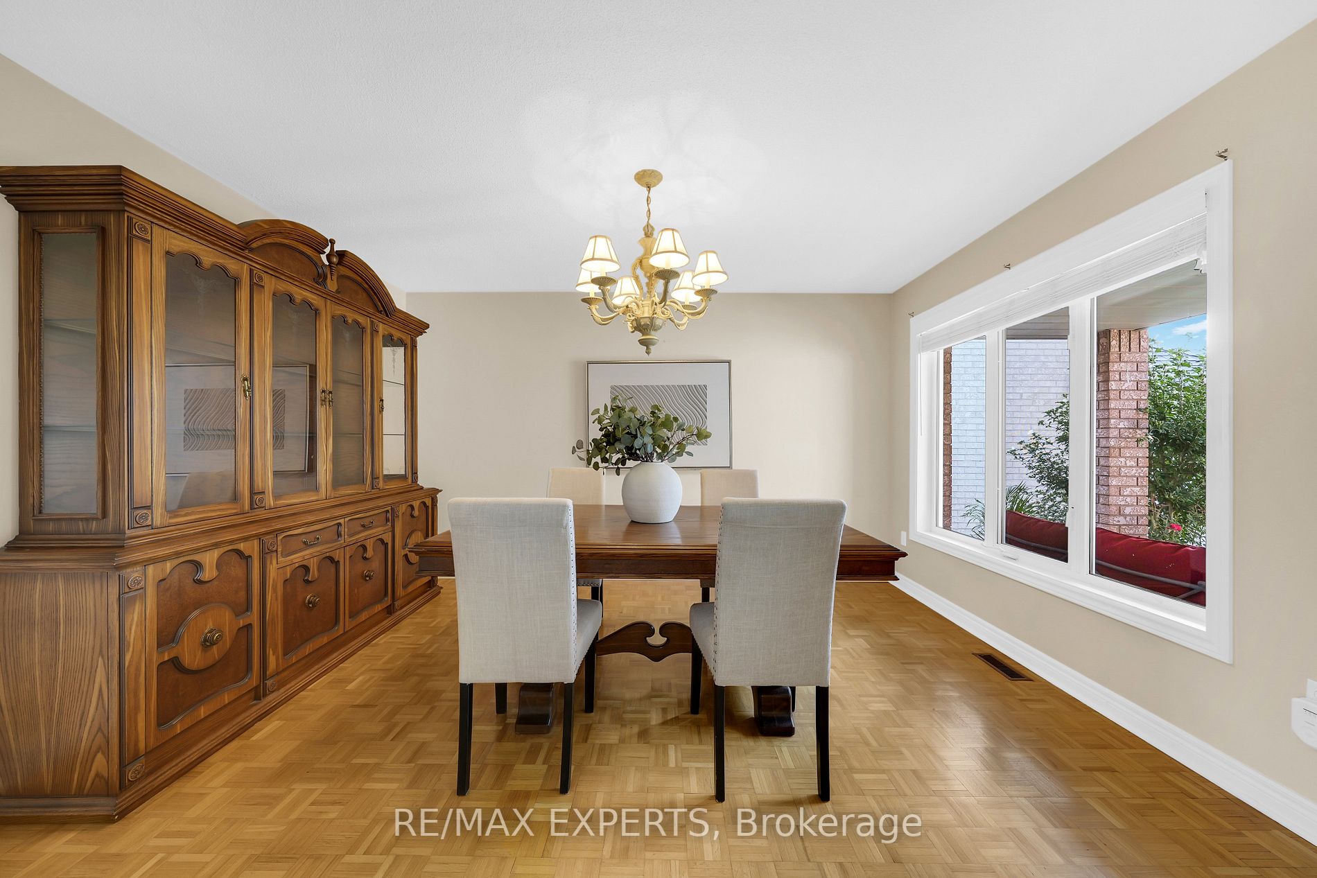 266 Royalpark Way
