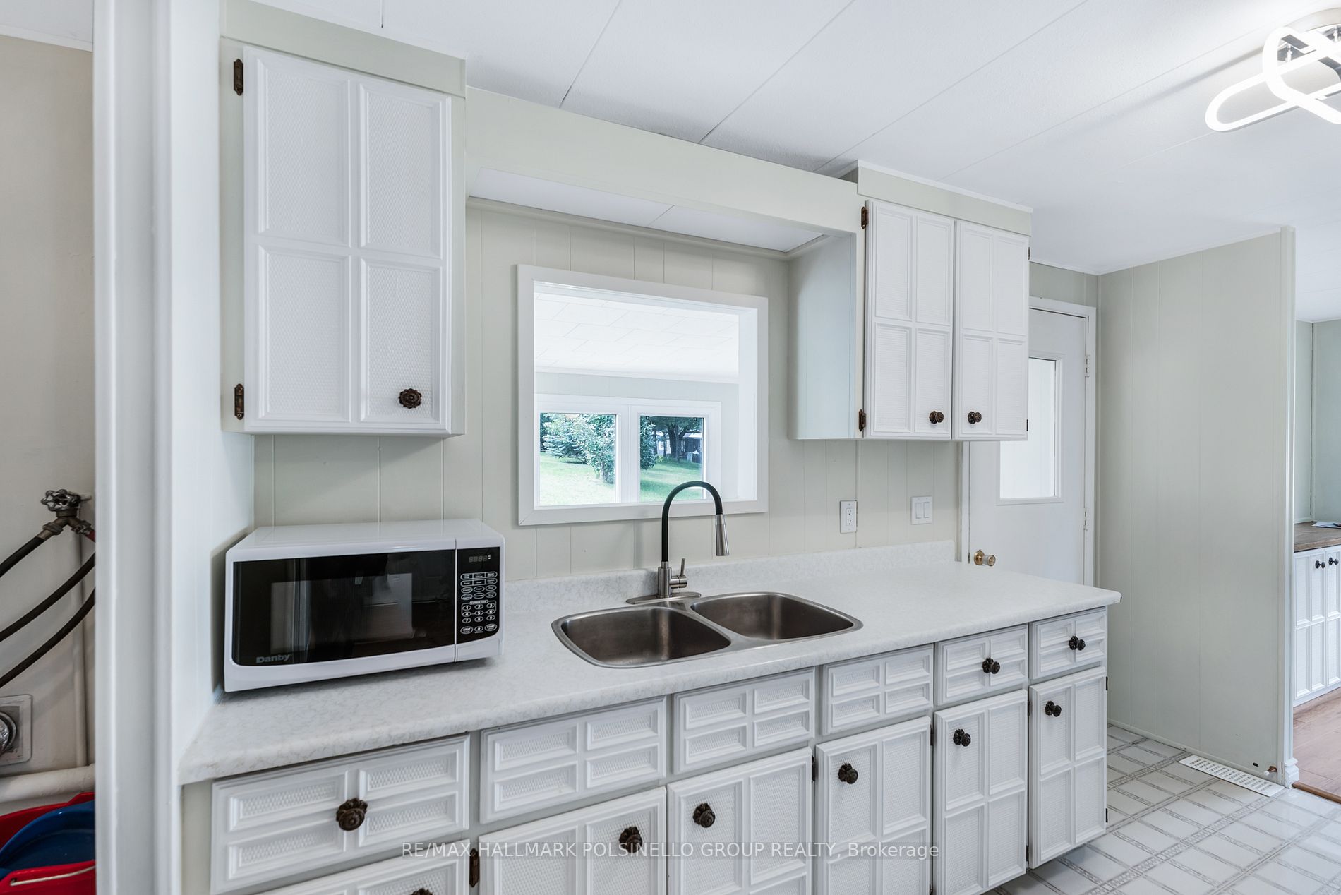 4 Mimosa Dr