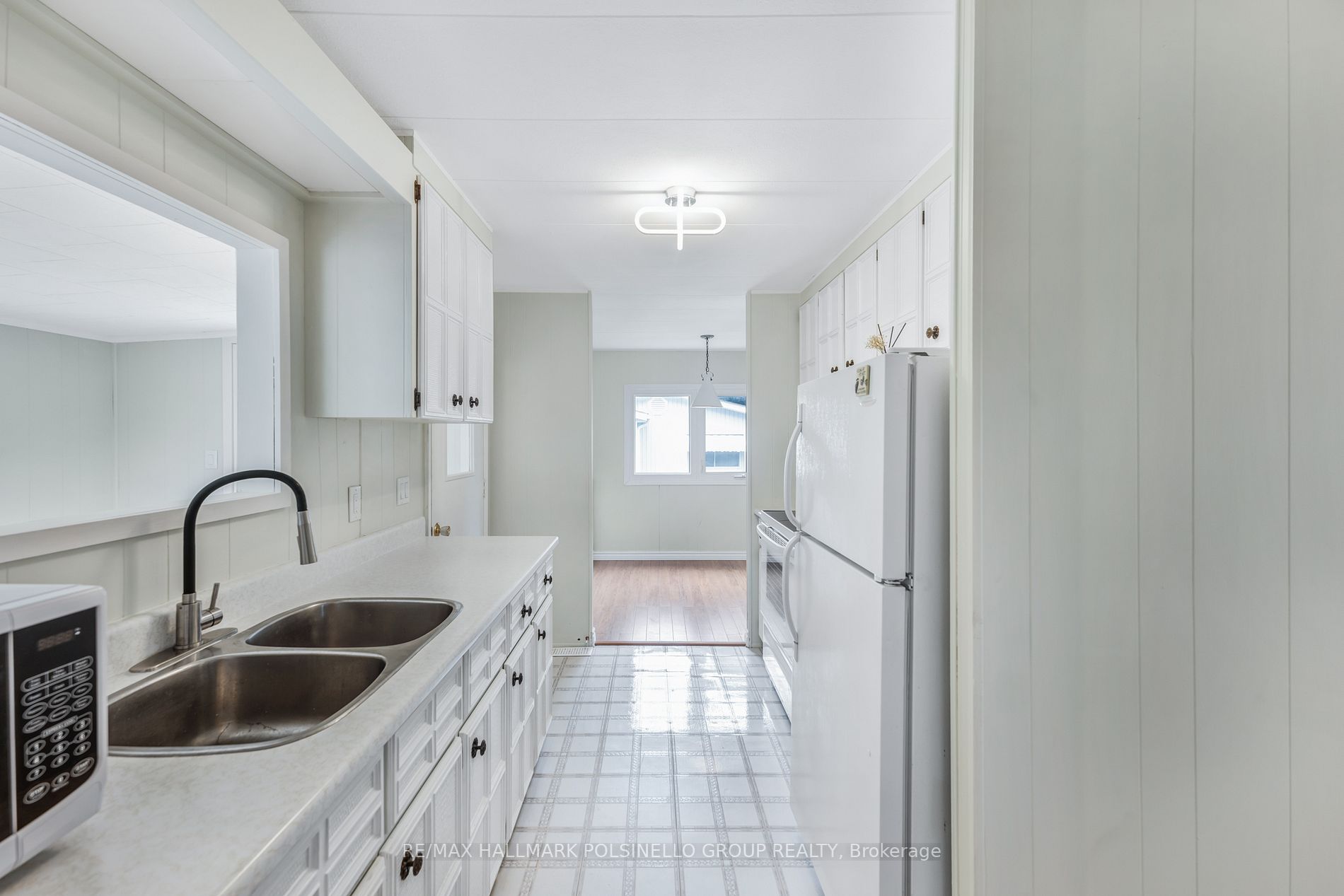 4 Mimosa Dr