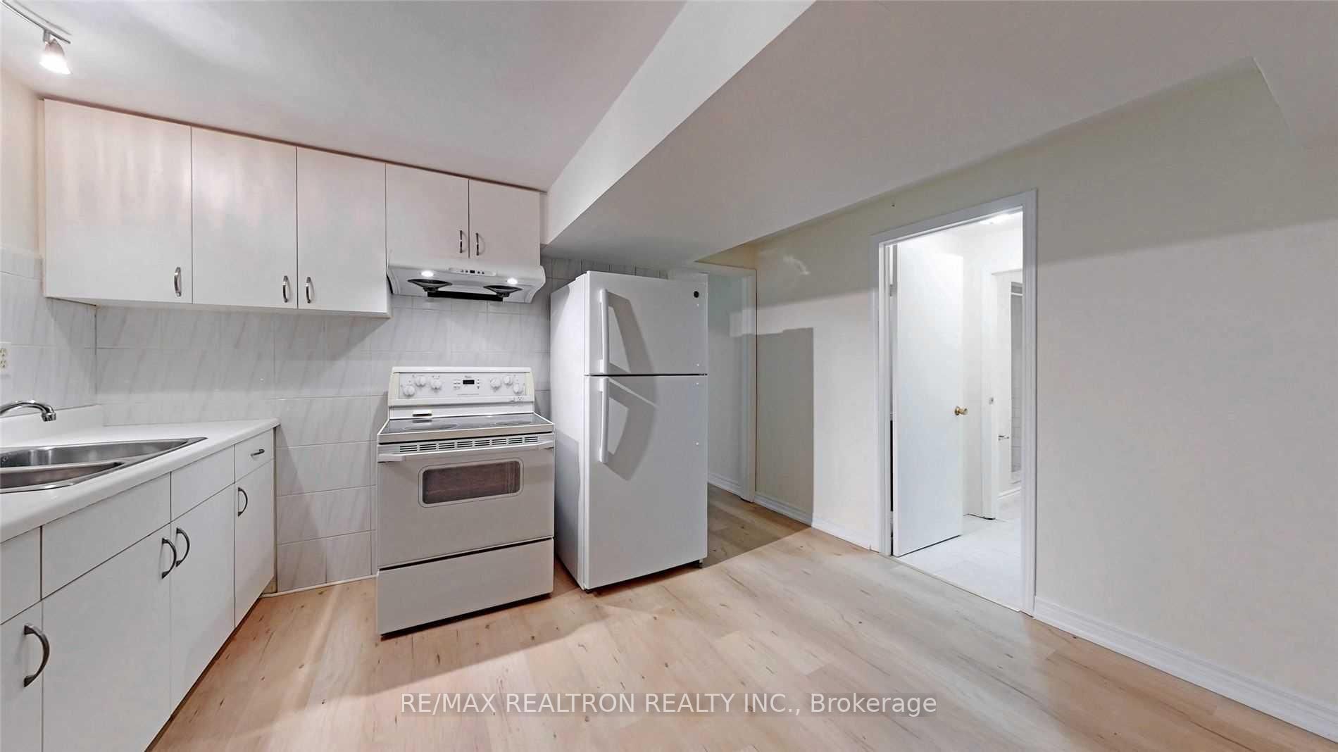 80 Maplegrove Ave, #Lower