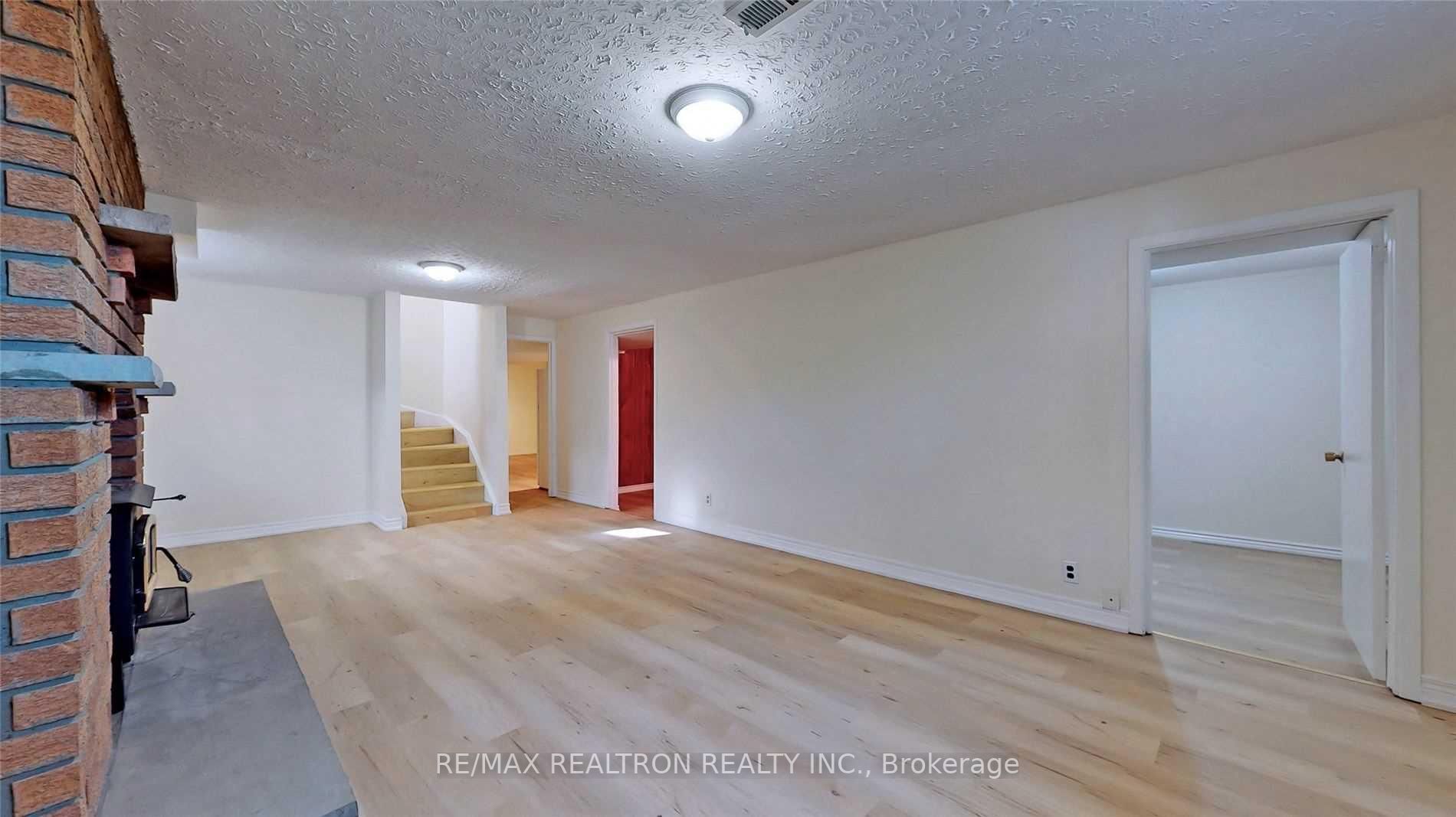 80 Maplegrove Ave, #Lower