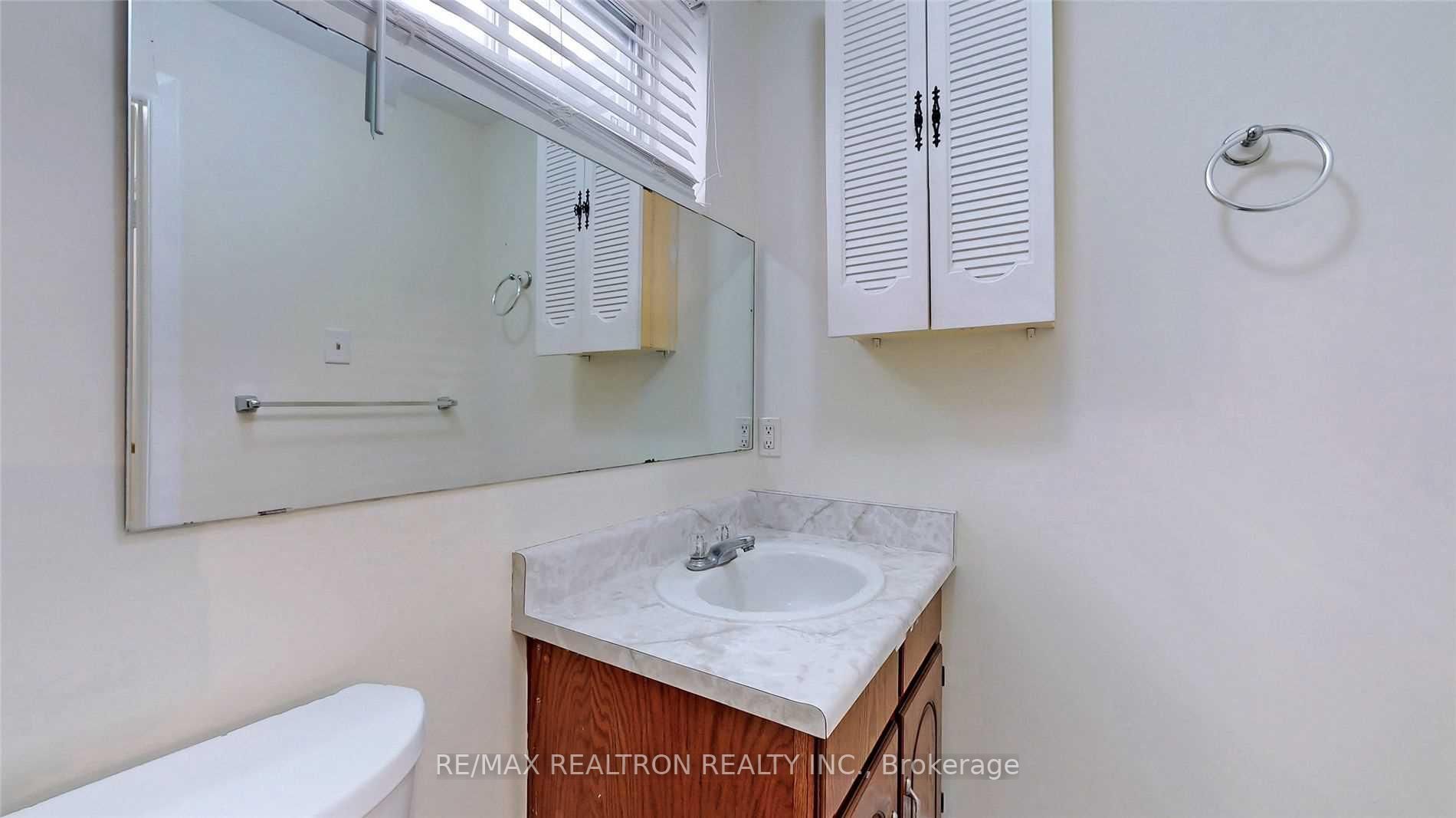 80 Maplegrove Ave, #Lower