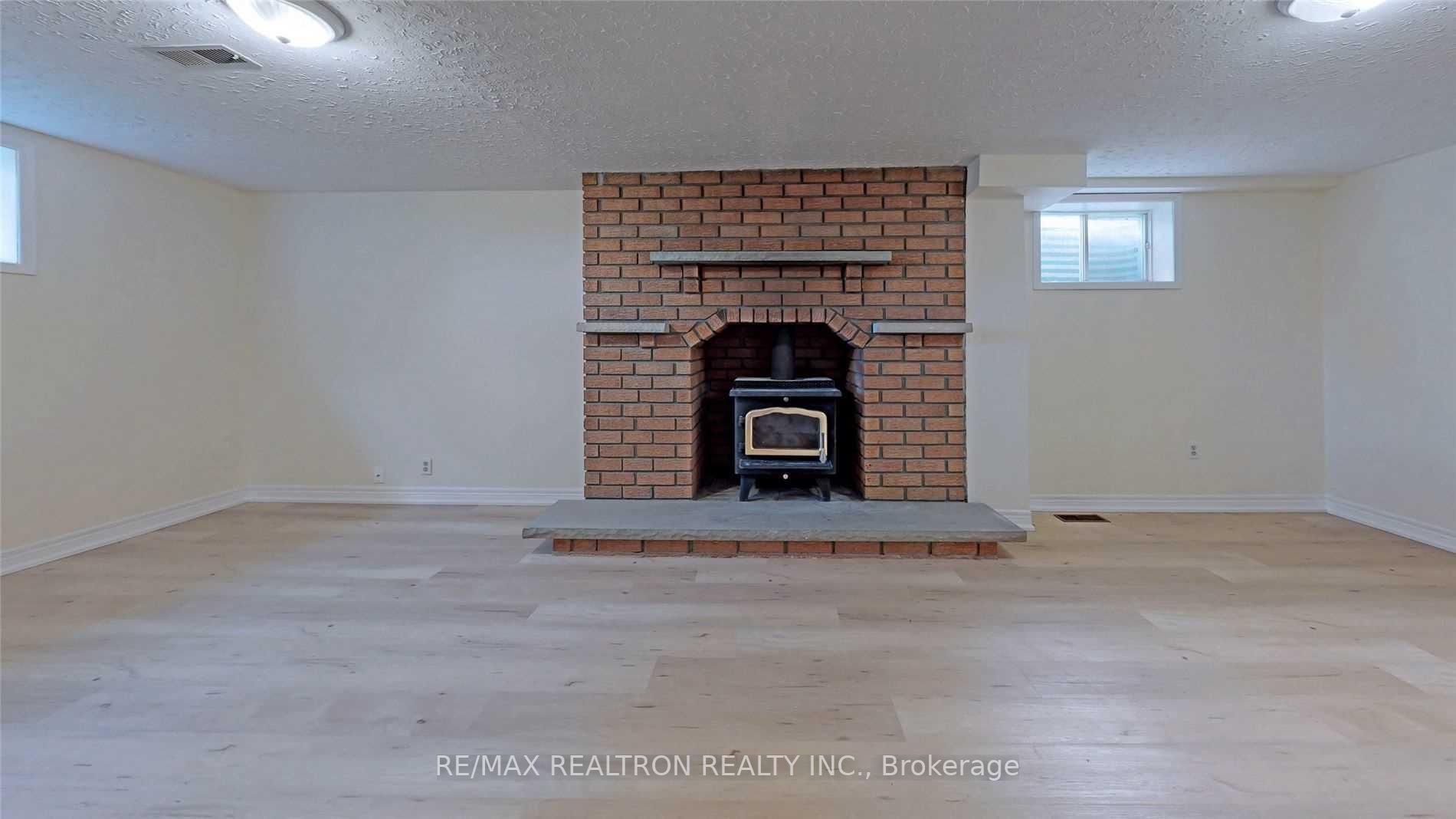 80 Maplegrove Ave, #Lower