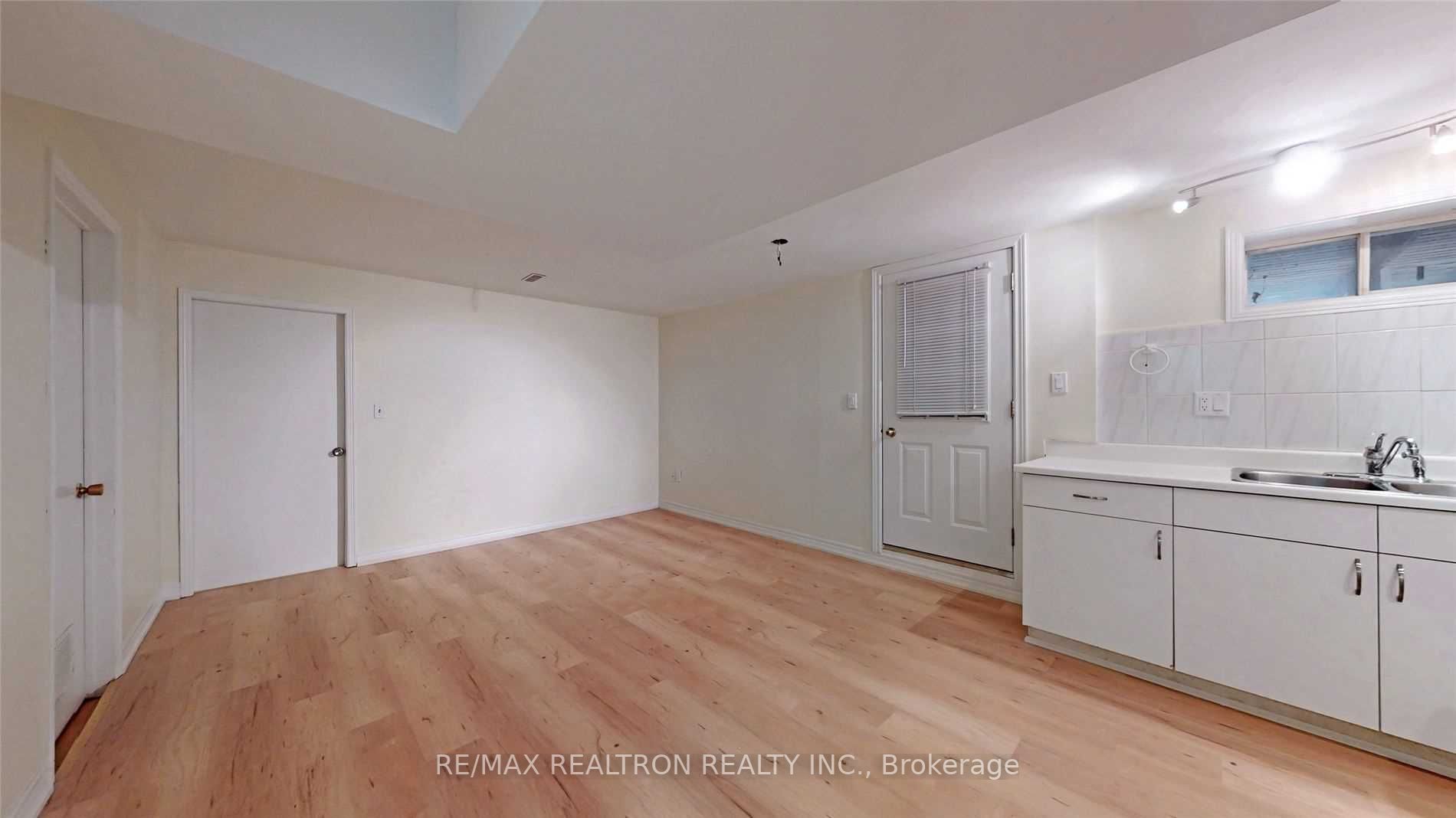 80 Maplegrove Ave, #Lower