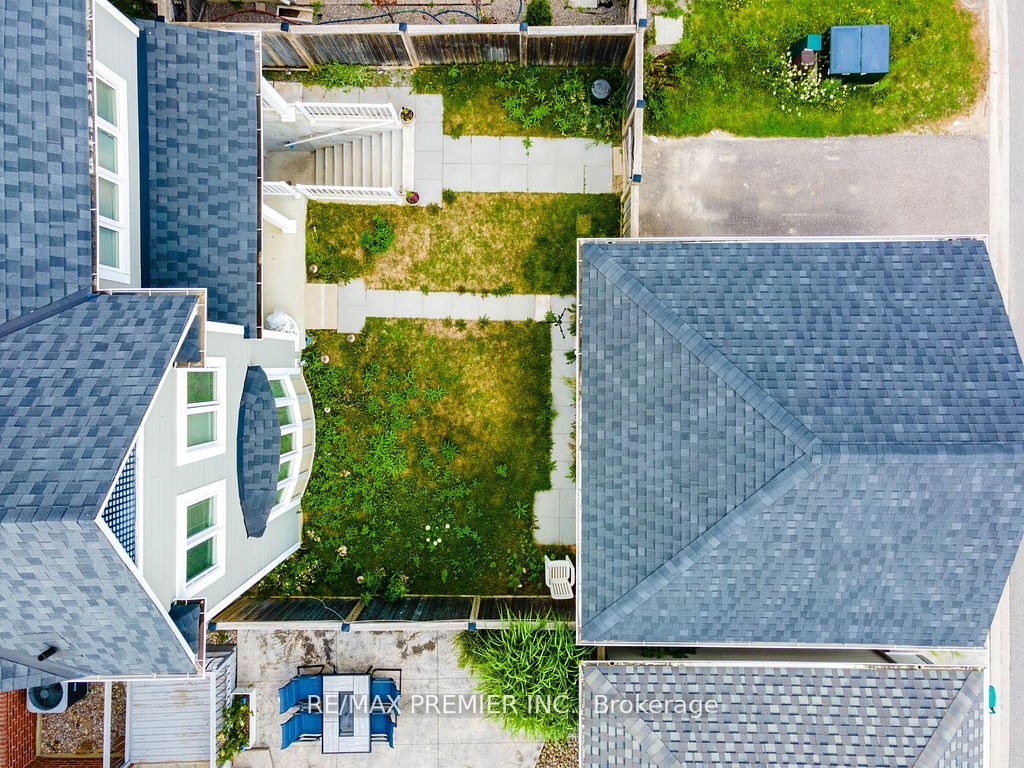 61 Demott Avenue