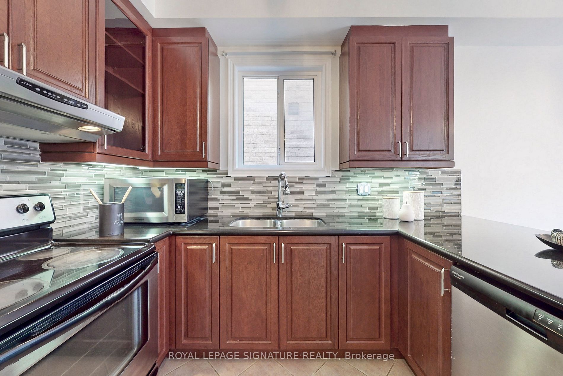 34 Pedersen Dr