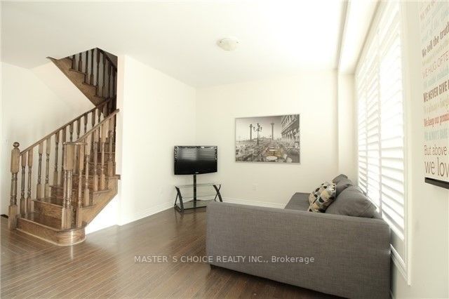 6 Coventry Crt