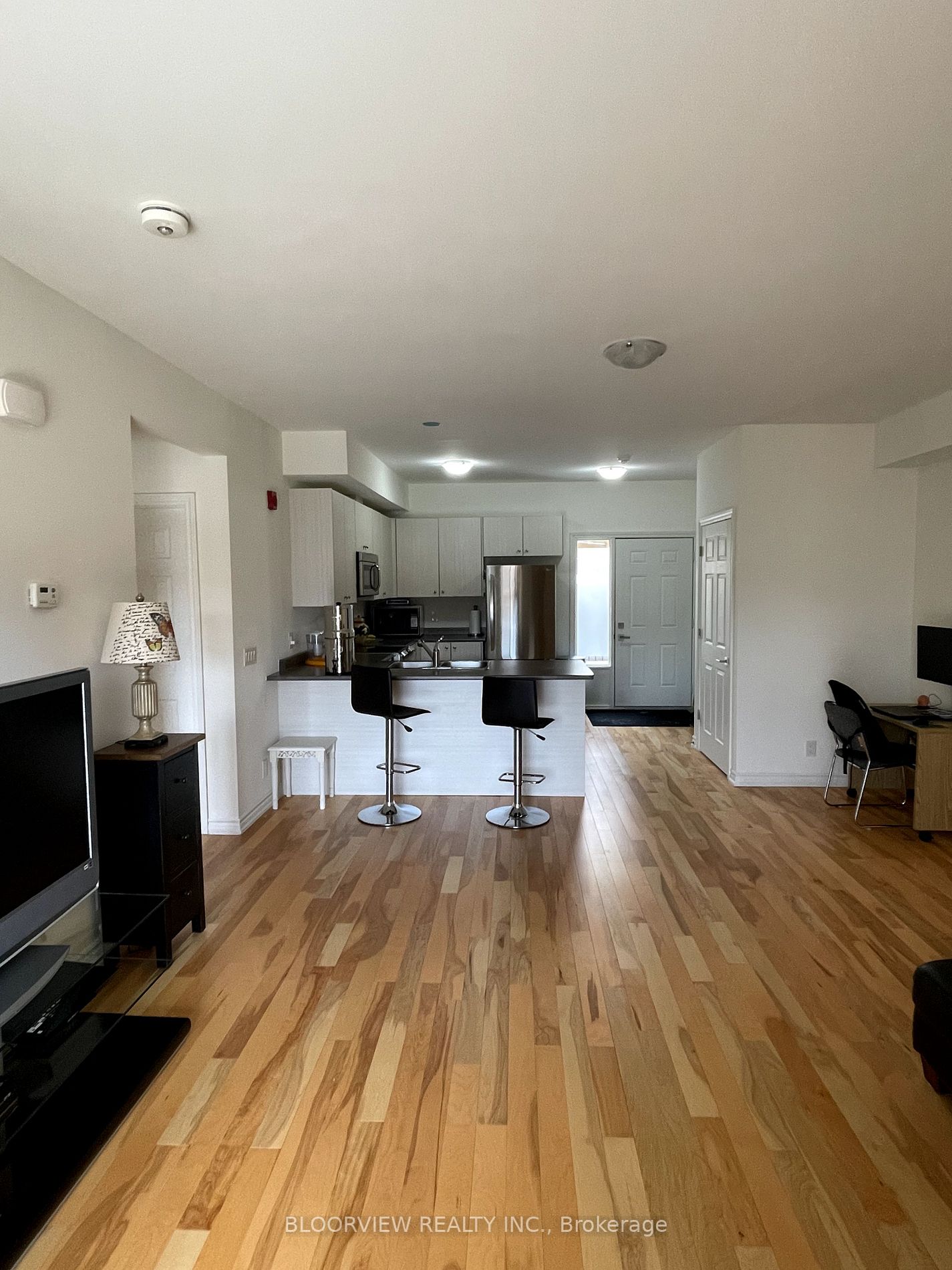 128 Barrie St, #105