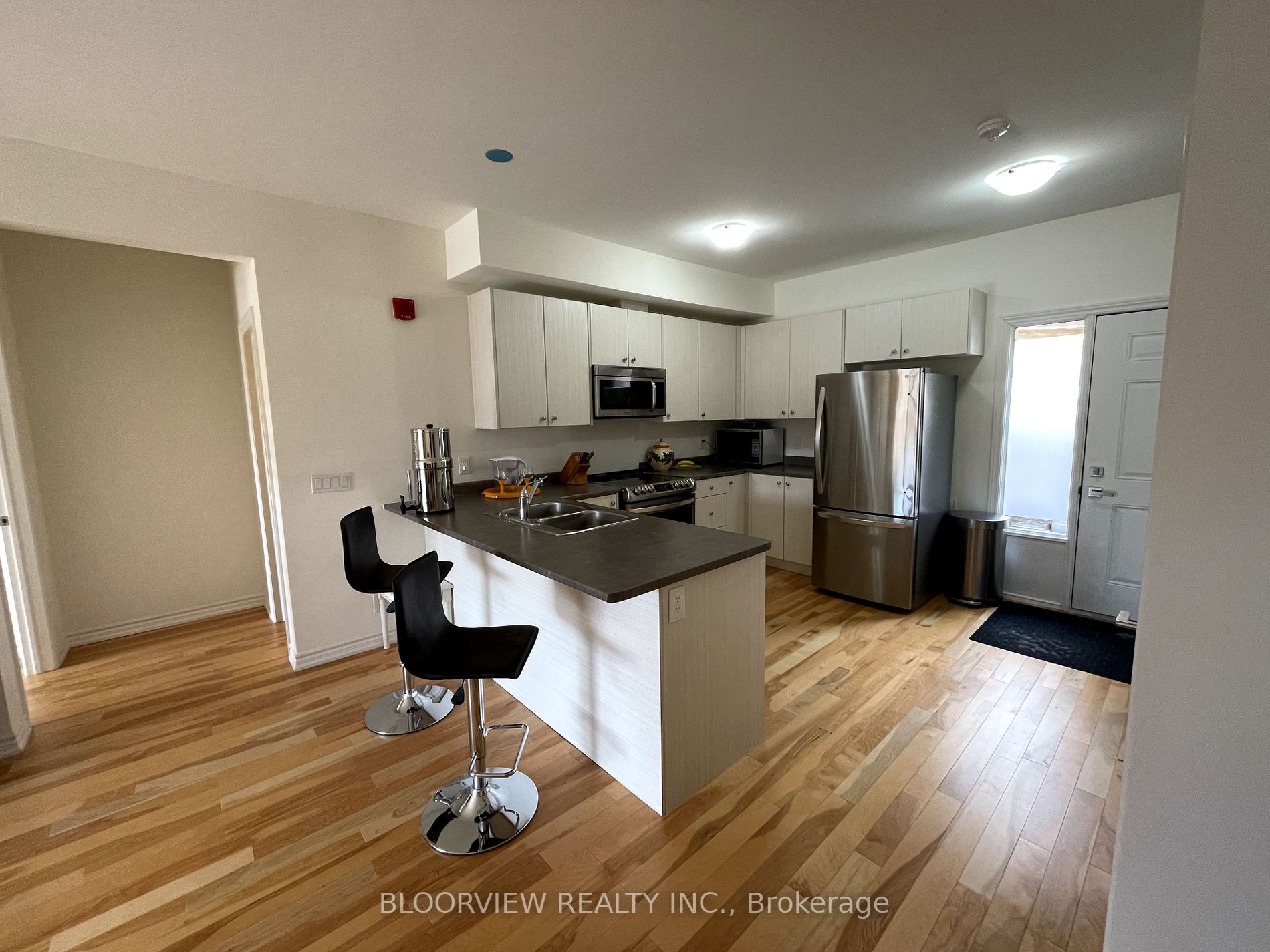 128 Barrie St, #105